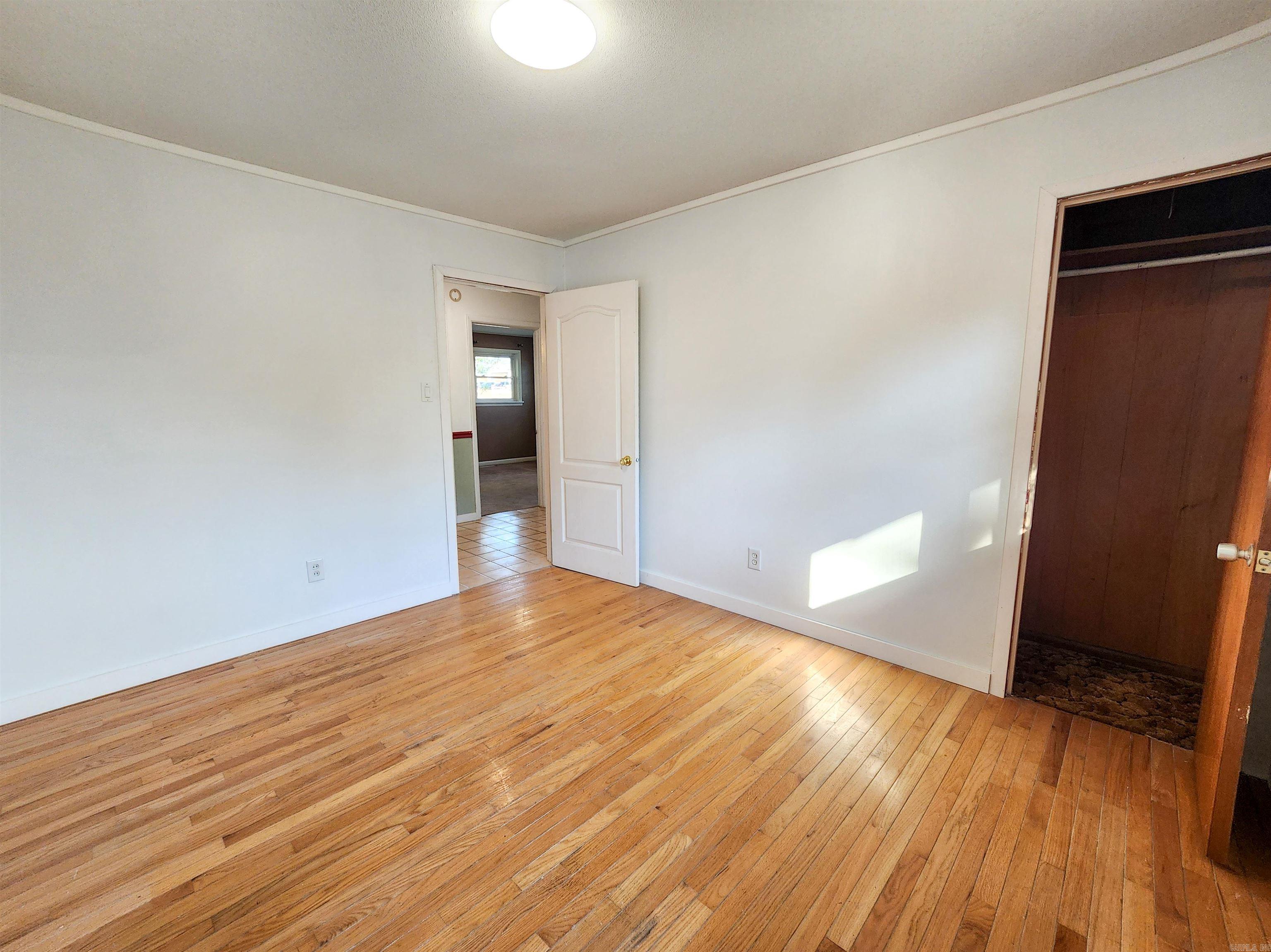 MOUNTAIN OAKS - Residential