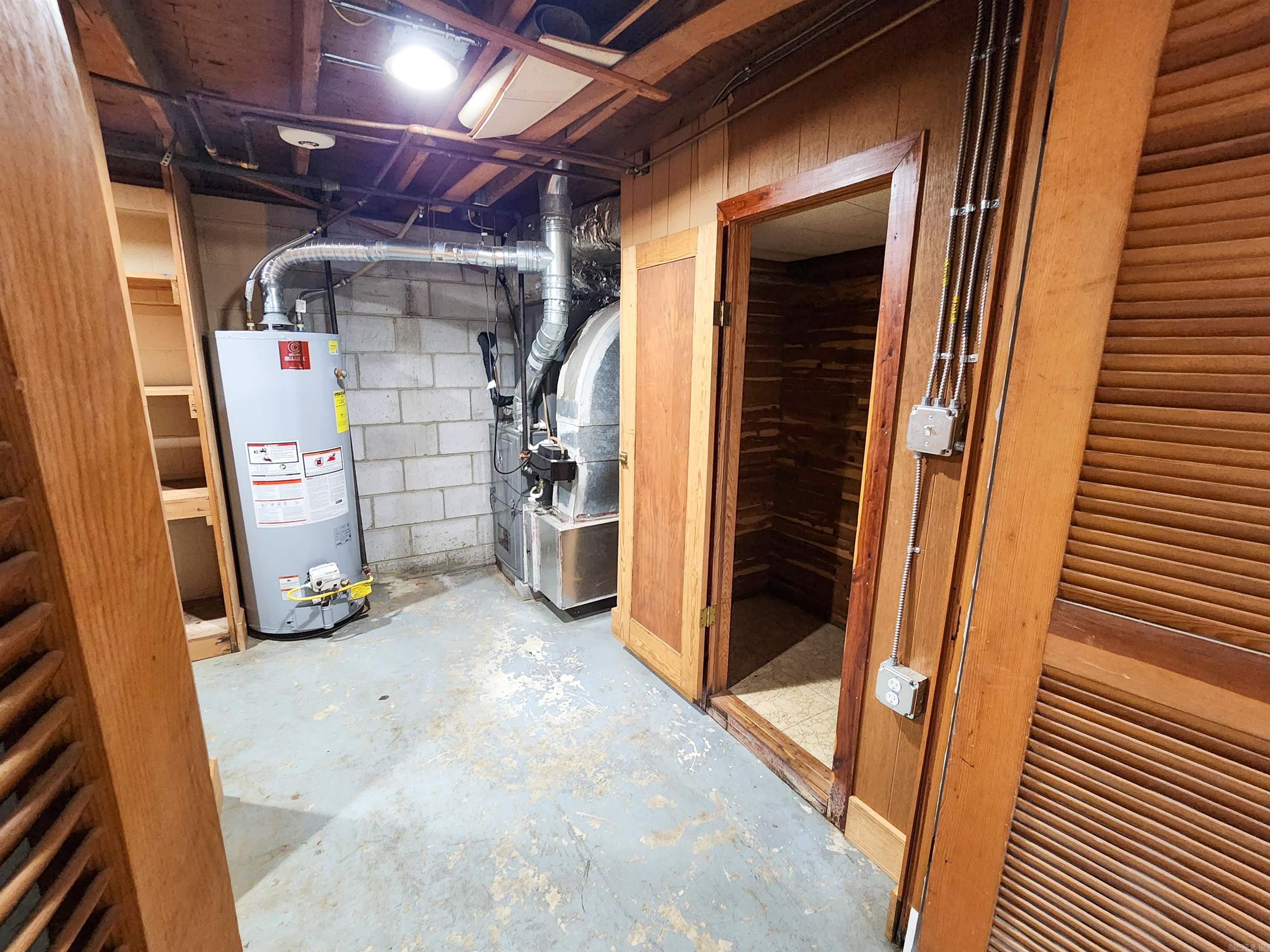 MOUNTAIN OAKS - Residential