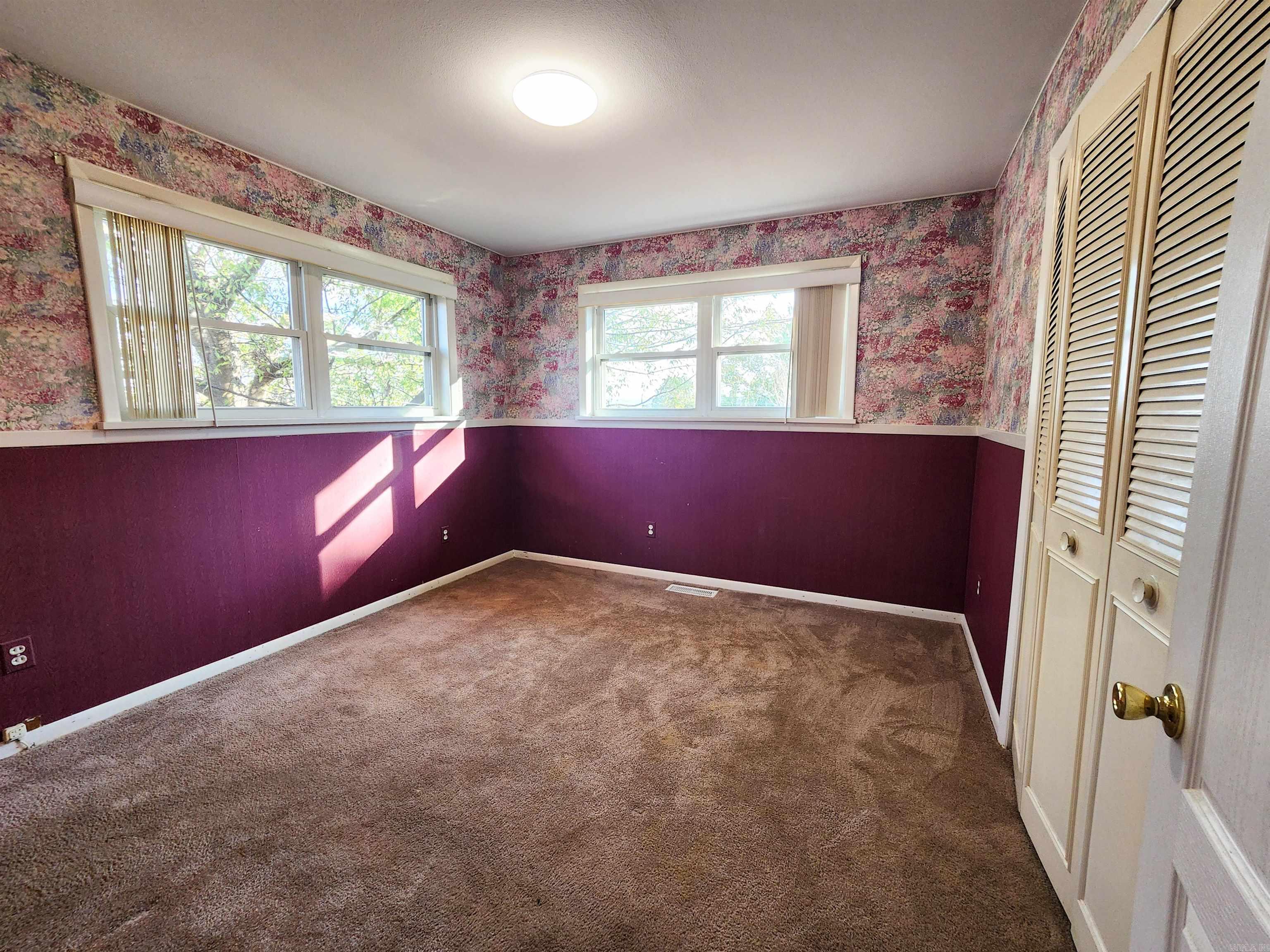 MOUNTAIN OAKS - Residential