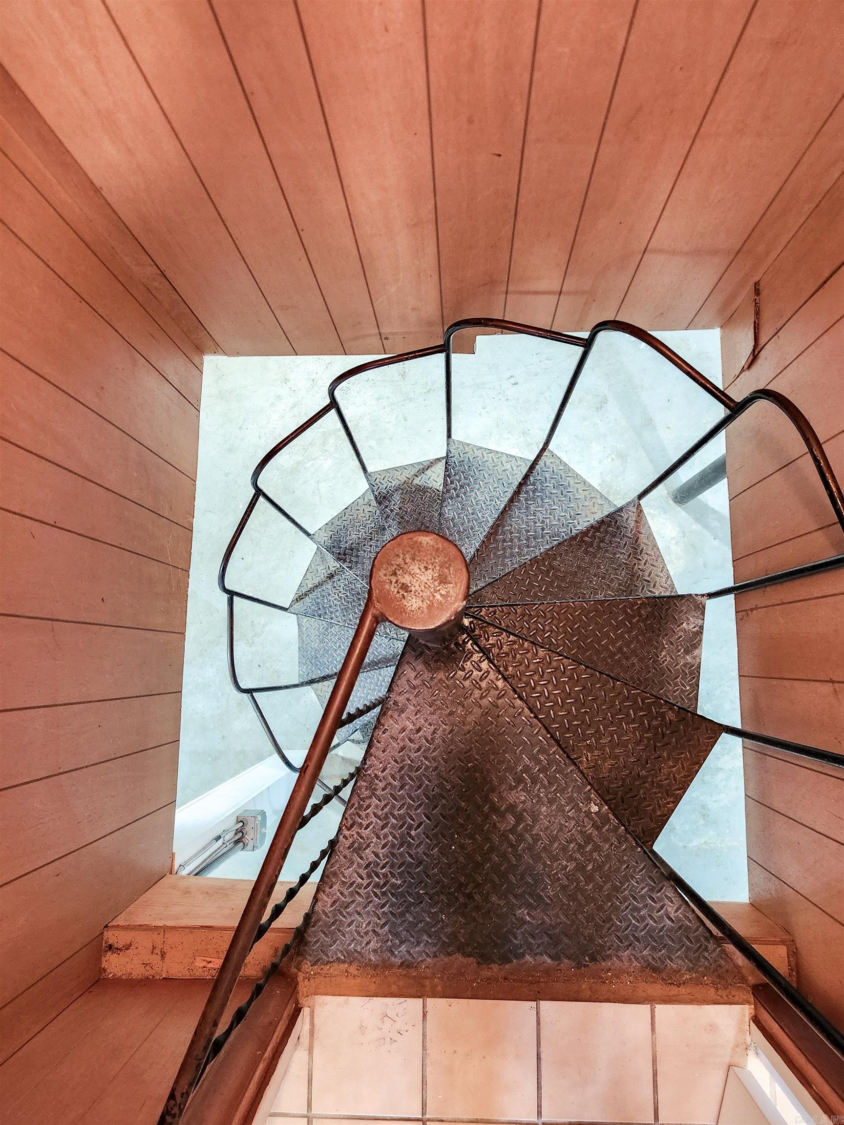 MOUNTAIN OAKS - Residential