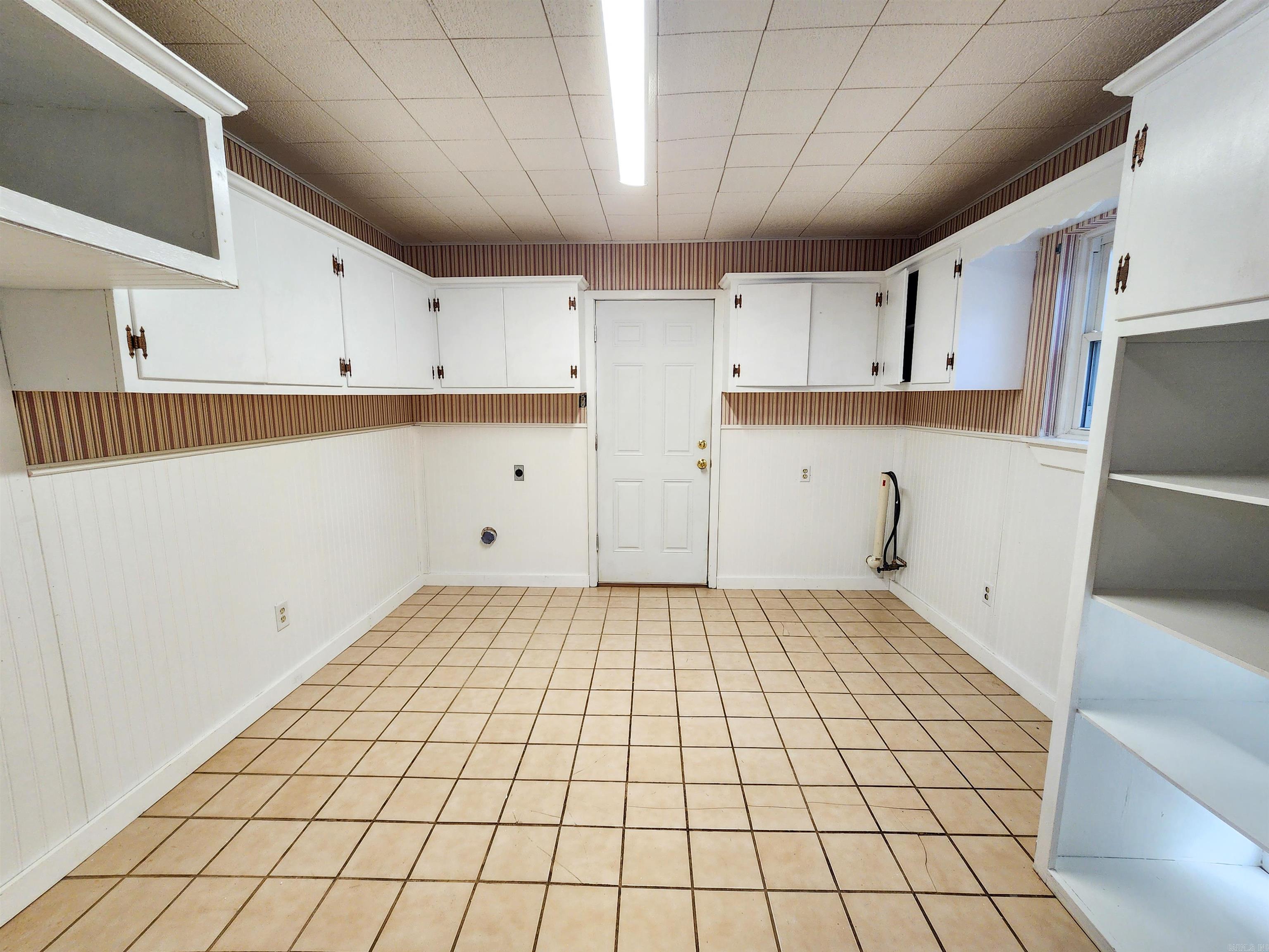 MOUNTAIN OAKS - Residential