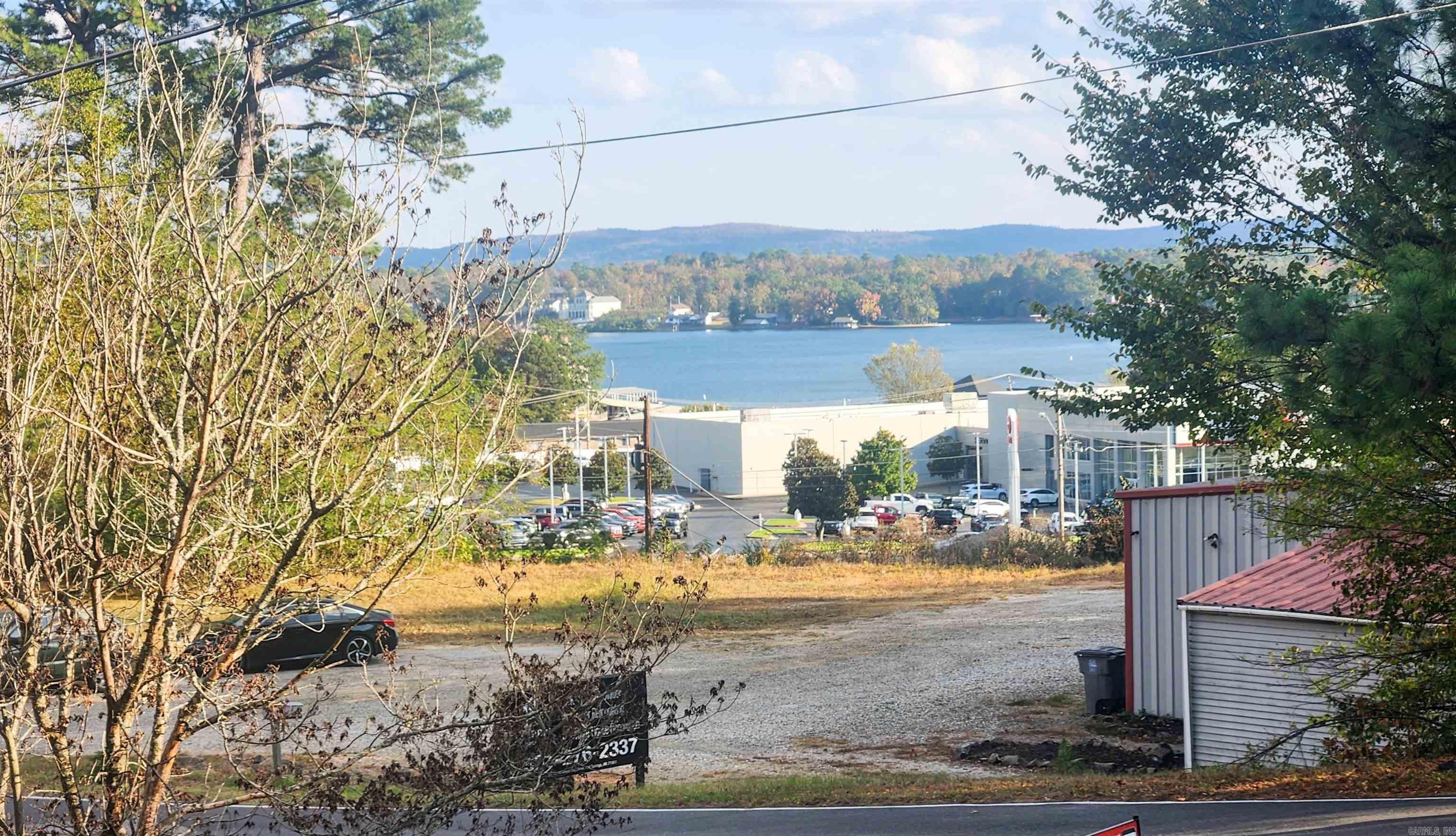 MOUNTAIN OAKS - Residential