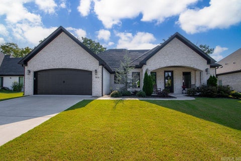 Photo of 7816 S Shoreline Boulevard, Benton, AR 72019 (MLS # 26033895)
