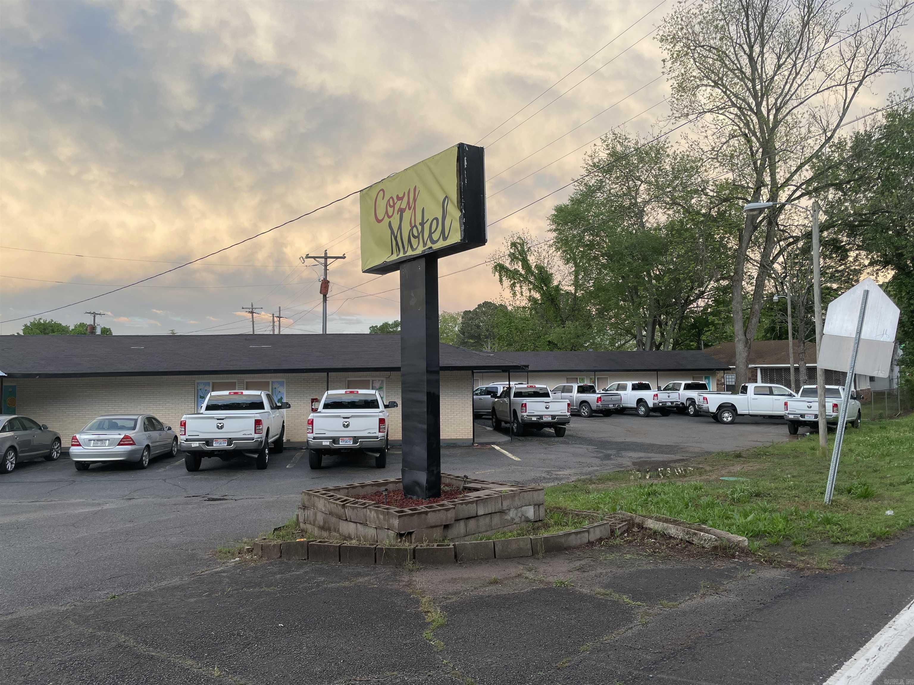 Clinton Original - Commercial Sale