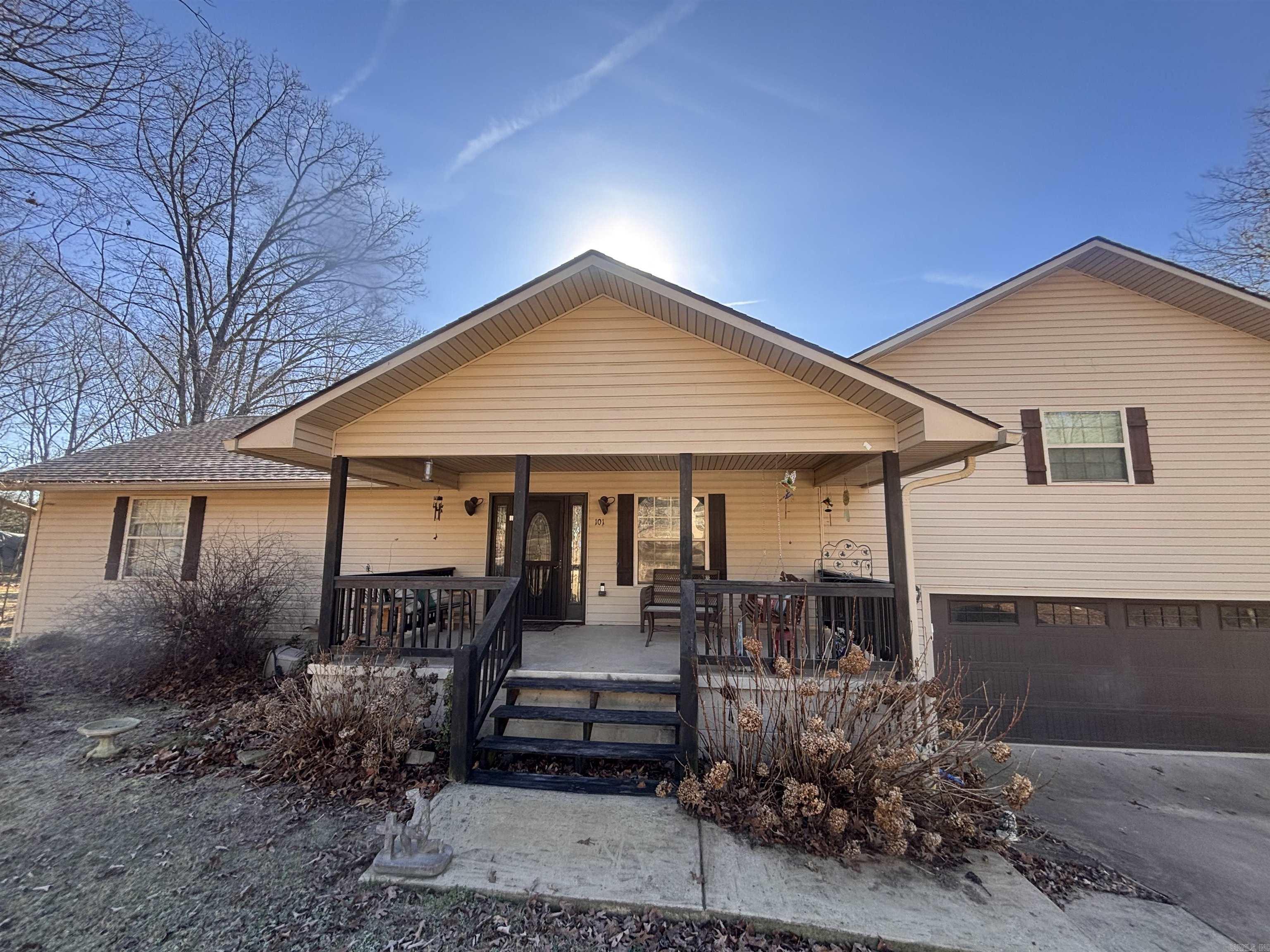 ROLLING HILLS - Residential