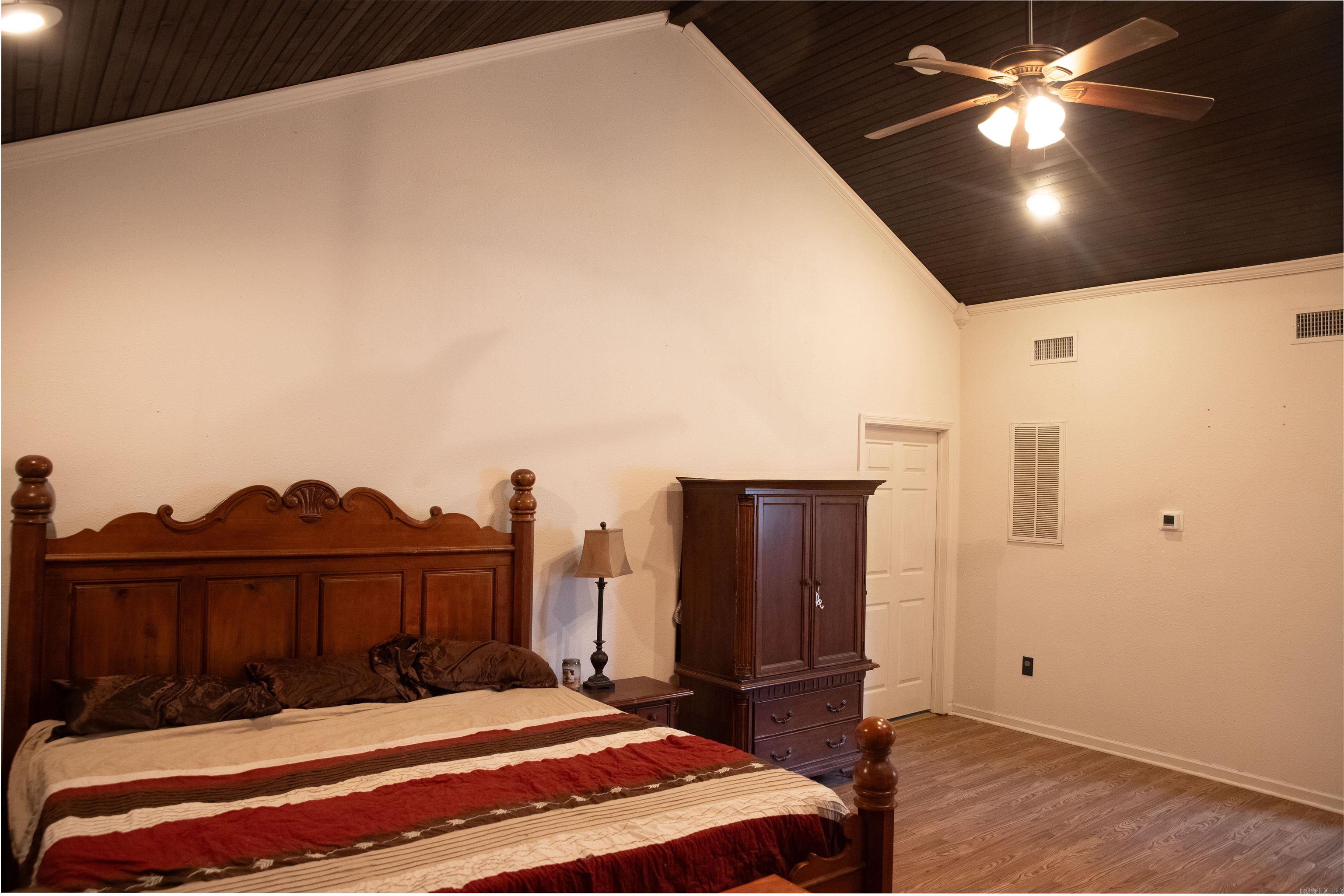 ROLLING HILLS - Residential