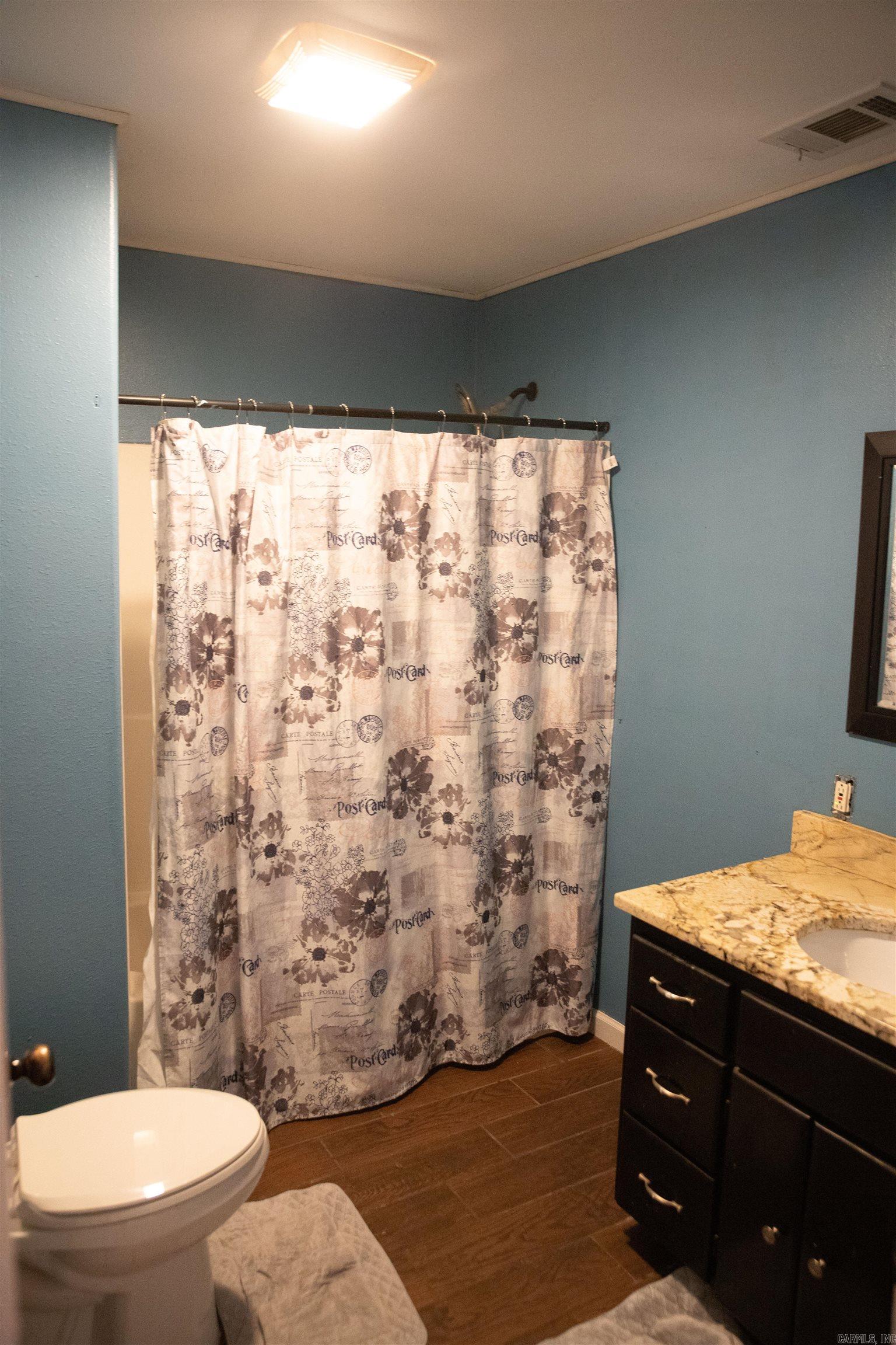 ROLLING HILLS - Residential