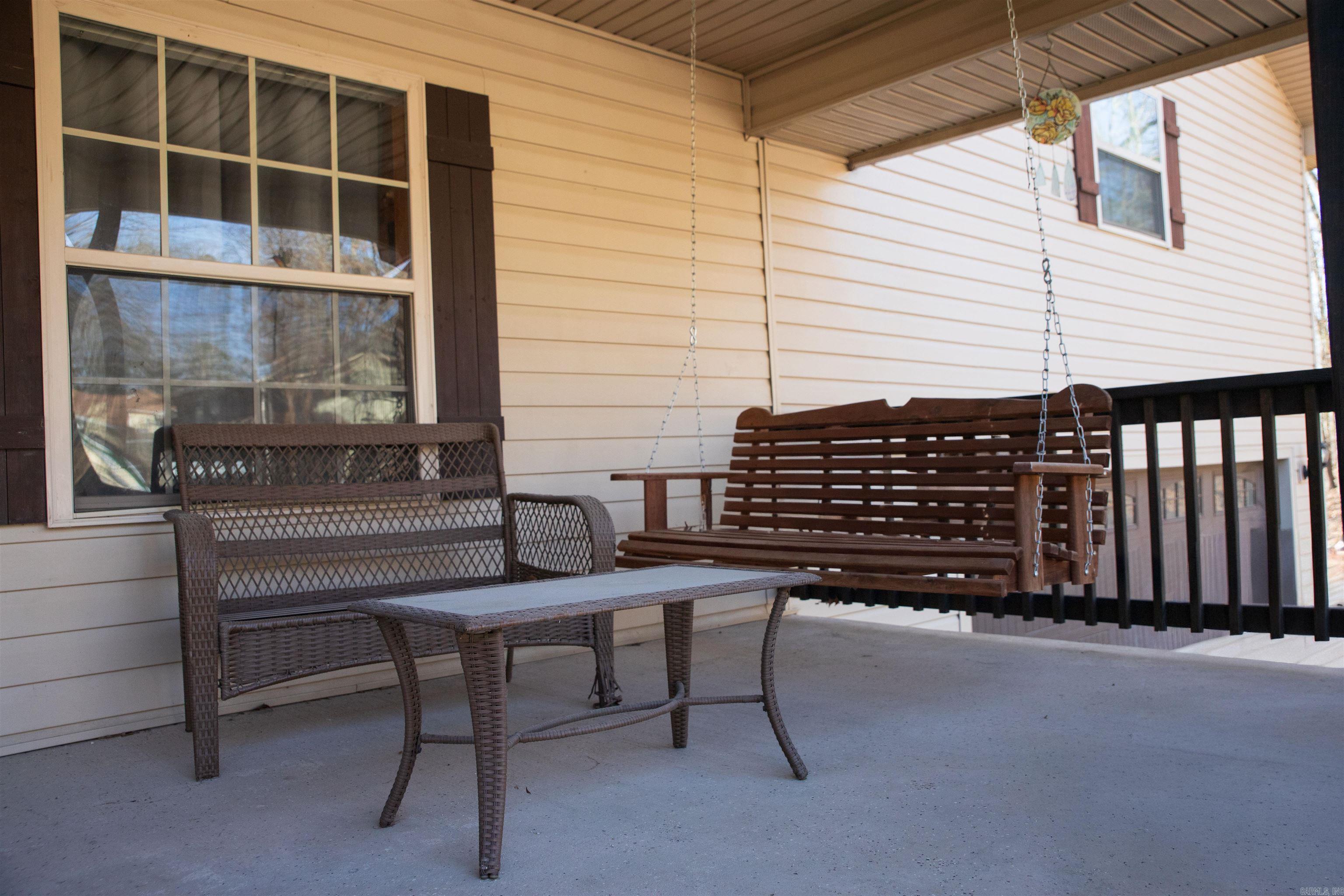 ROLLING HILLS - Residential