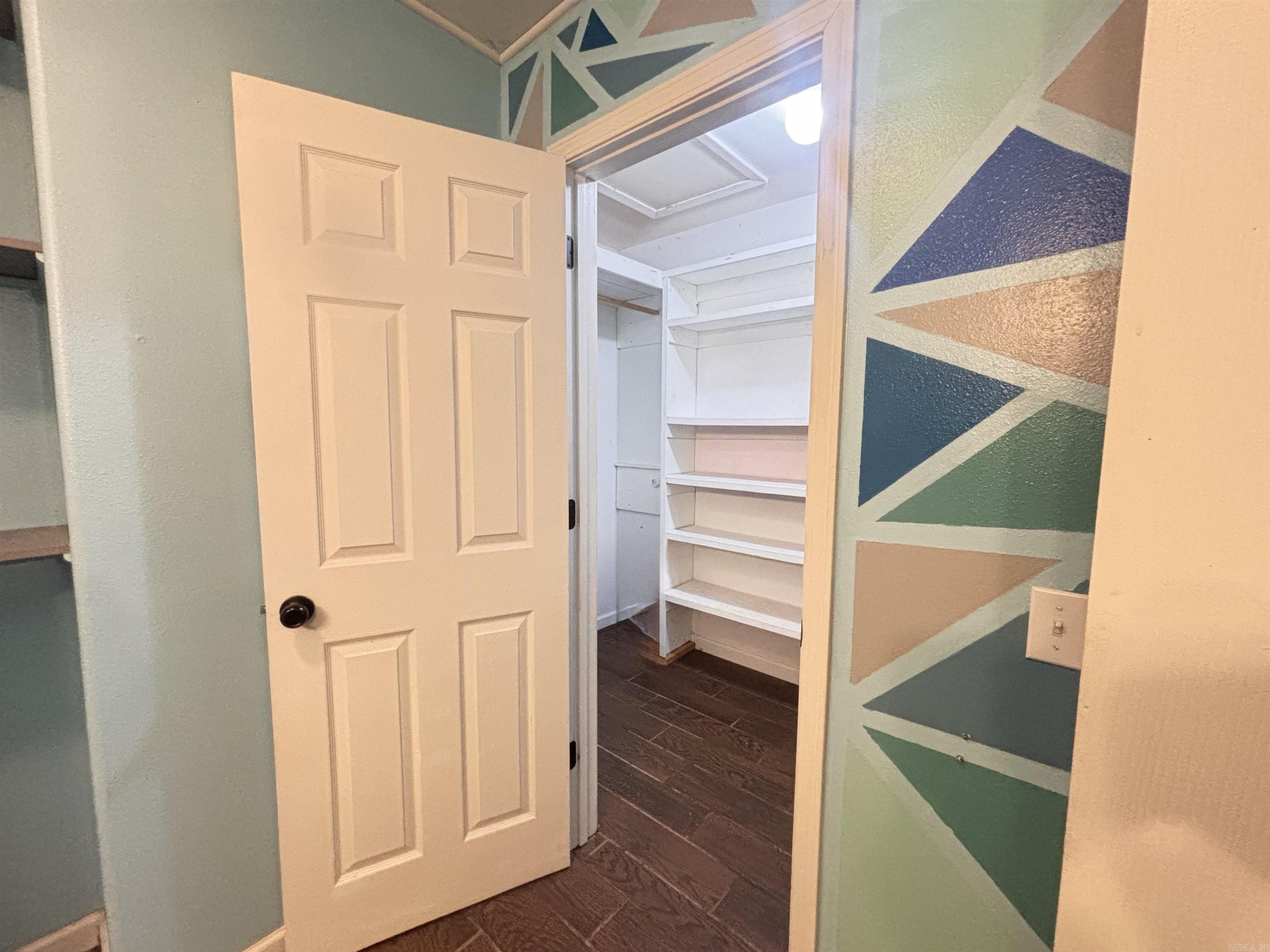 ROLLING HILLS - Residential