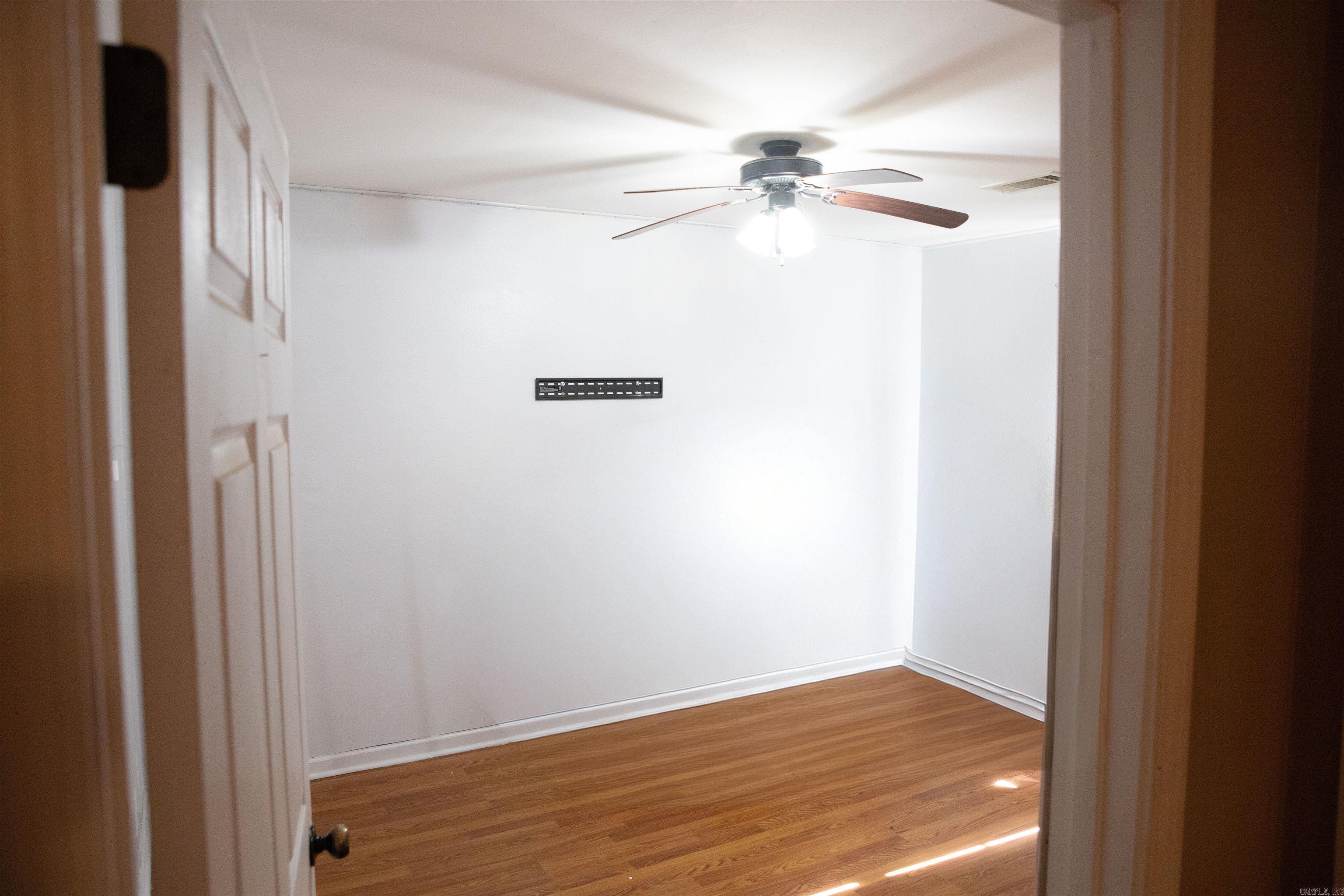 ROLLING HILLS - Residential