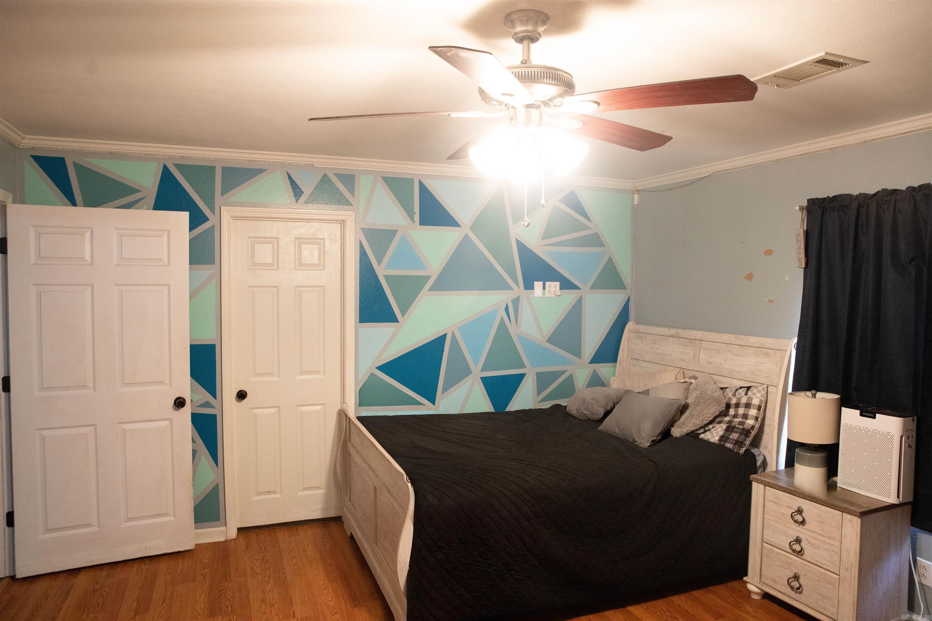 ROLLING HILLS - Residential