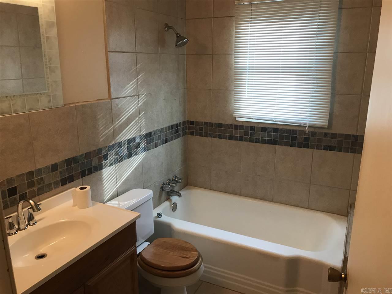 Pucketts CE - Residential Lease