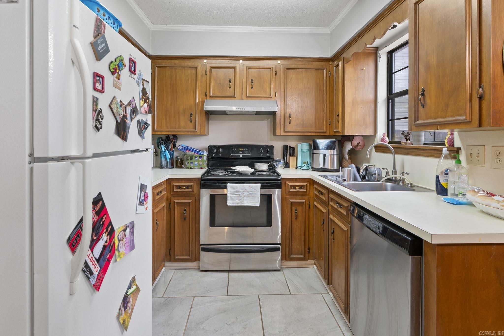 CRYSTAL VALLEY MANOR - Residential