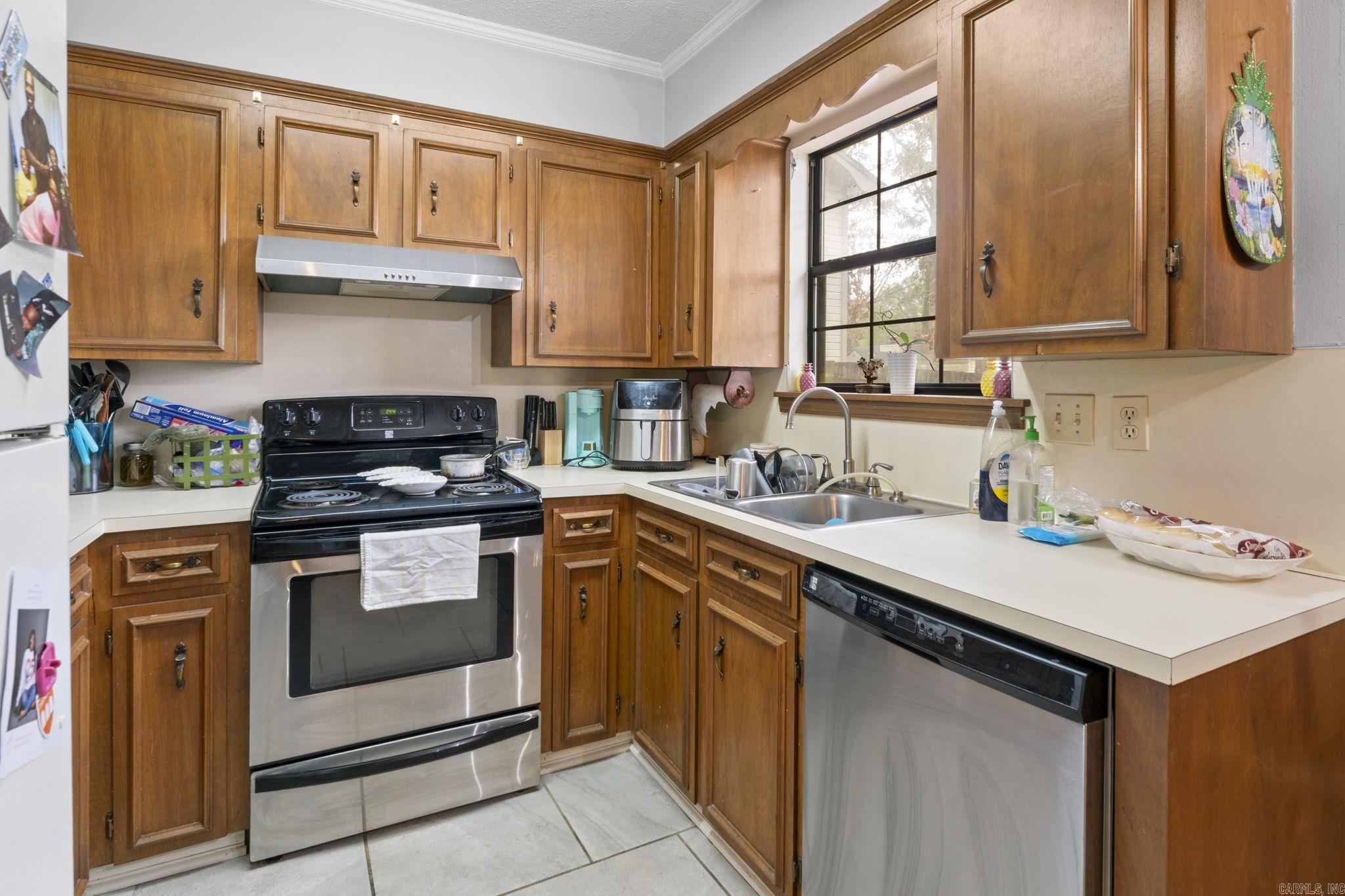 CRYSTAL VALLEY MANOR - Residential