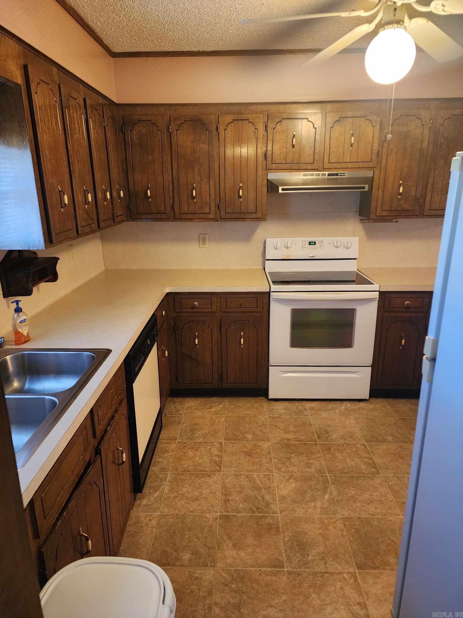 STONEWALL - Residential