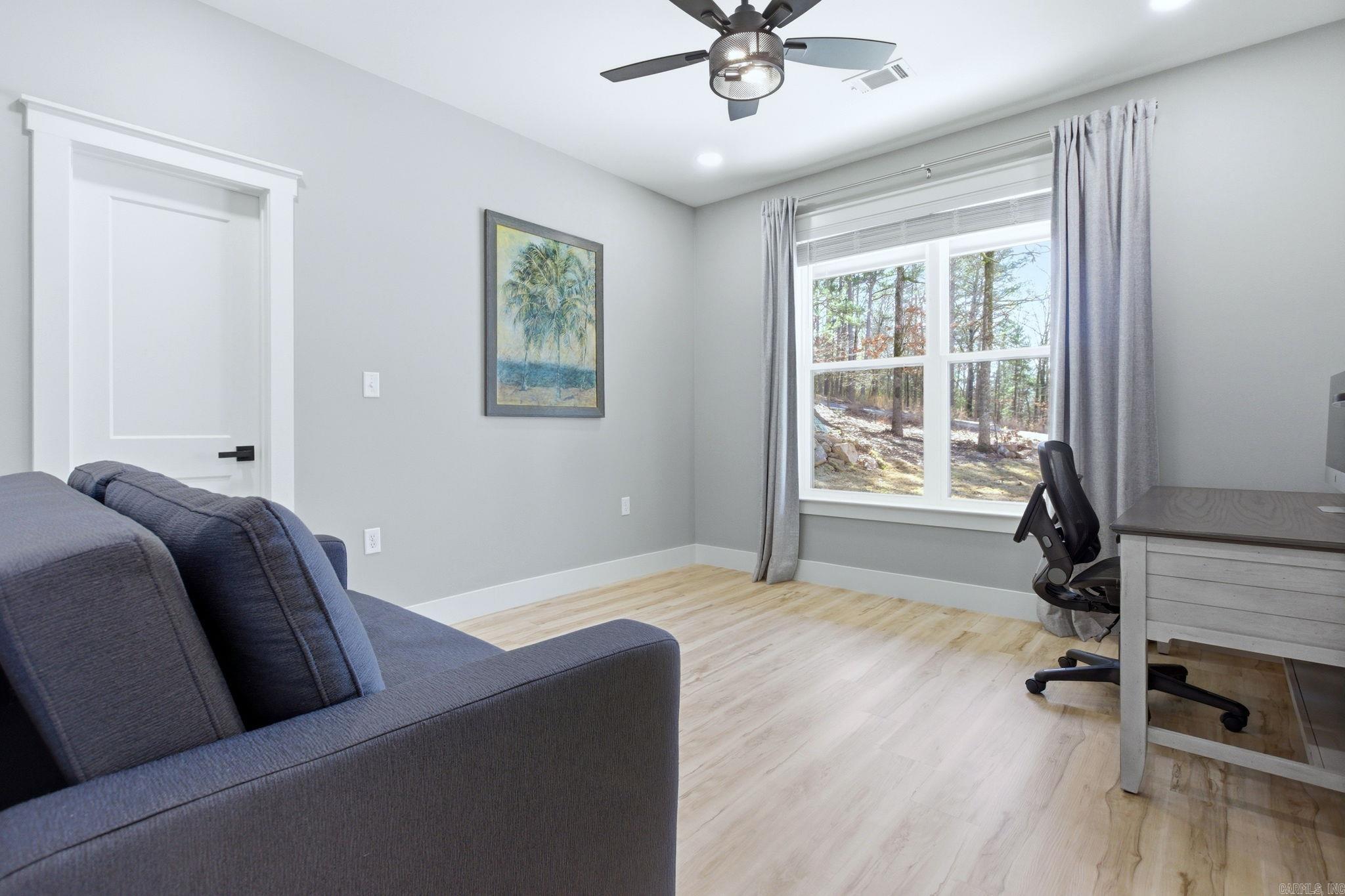 MAJESTIC POINTE - Residential