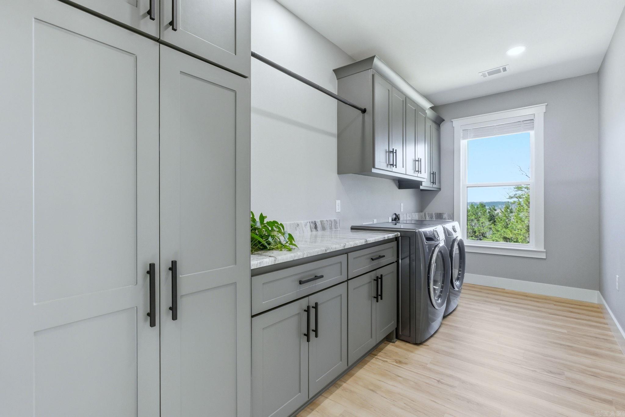 MAJESTIC POINTE - Residential