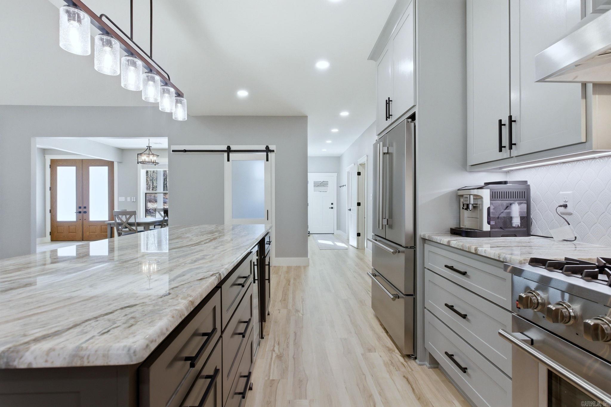 MAJESTIC POINTE - Residential