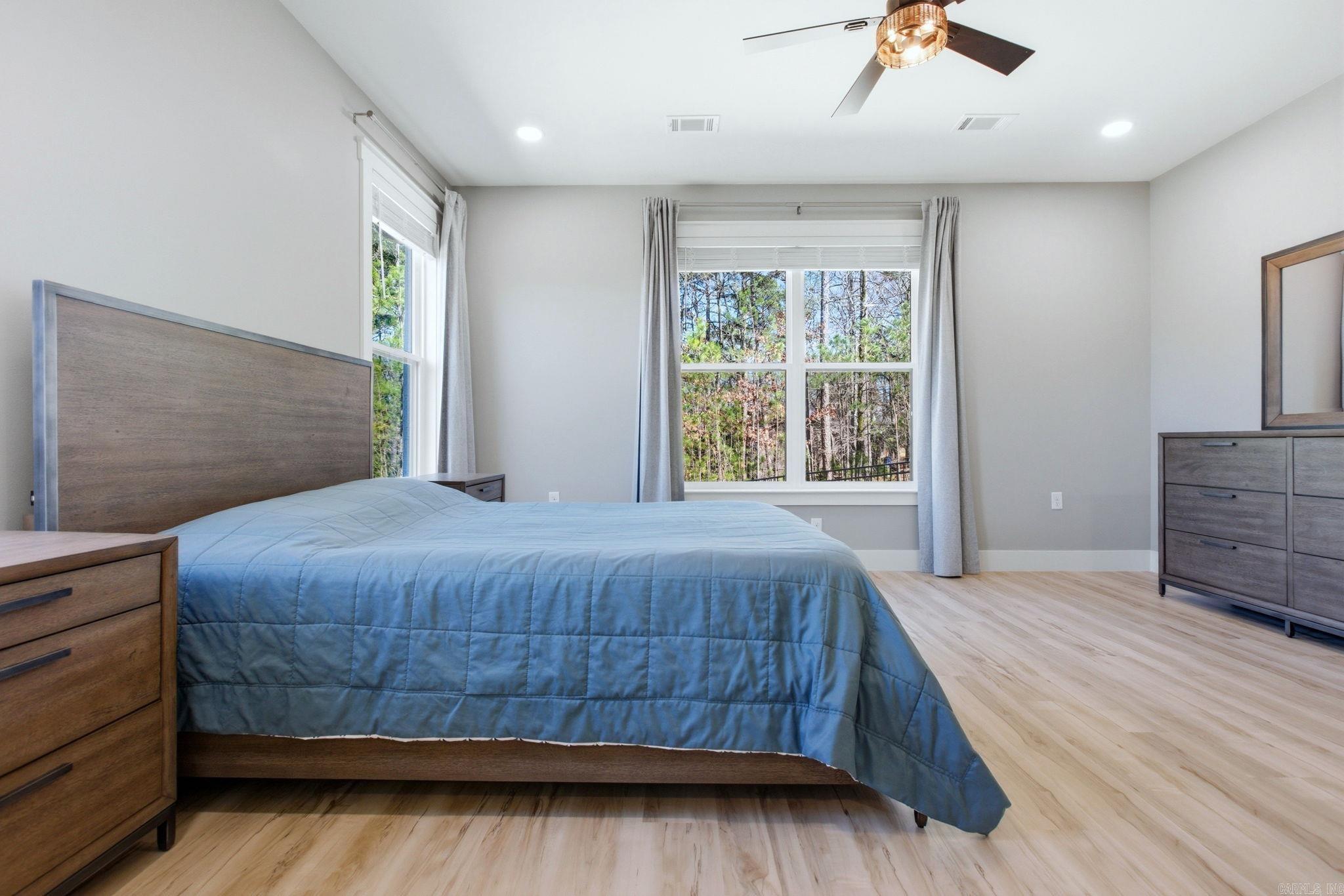 MAJESTIC POINTE - Residential