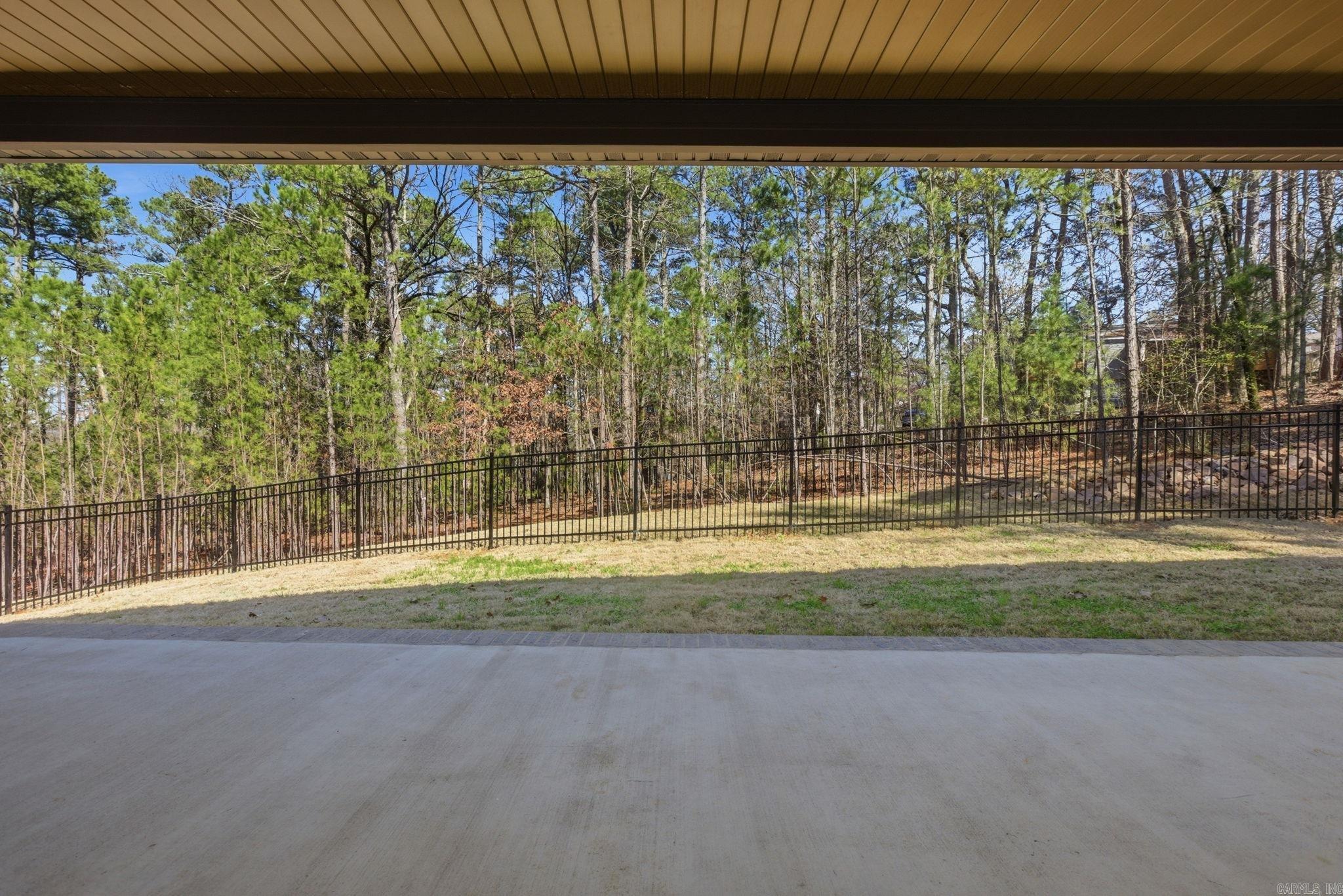 MAJESTIC POINTE - Residential