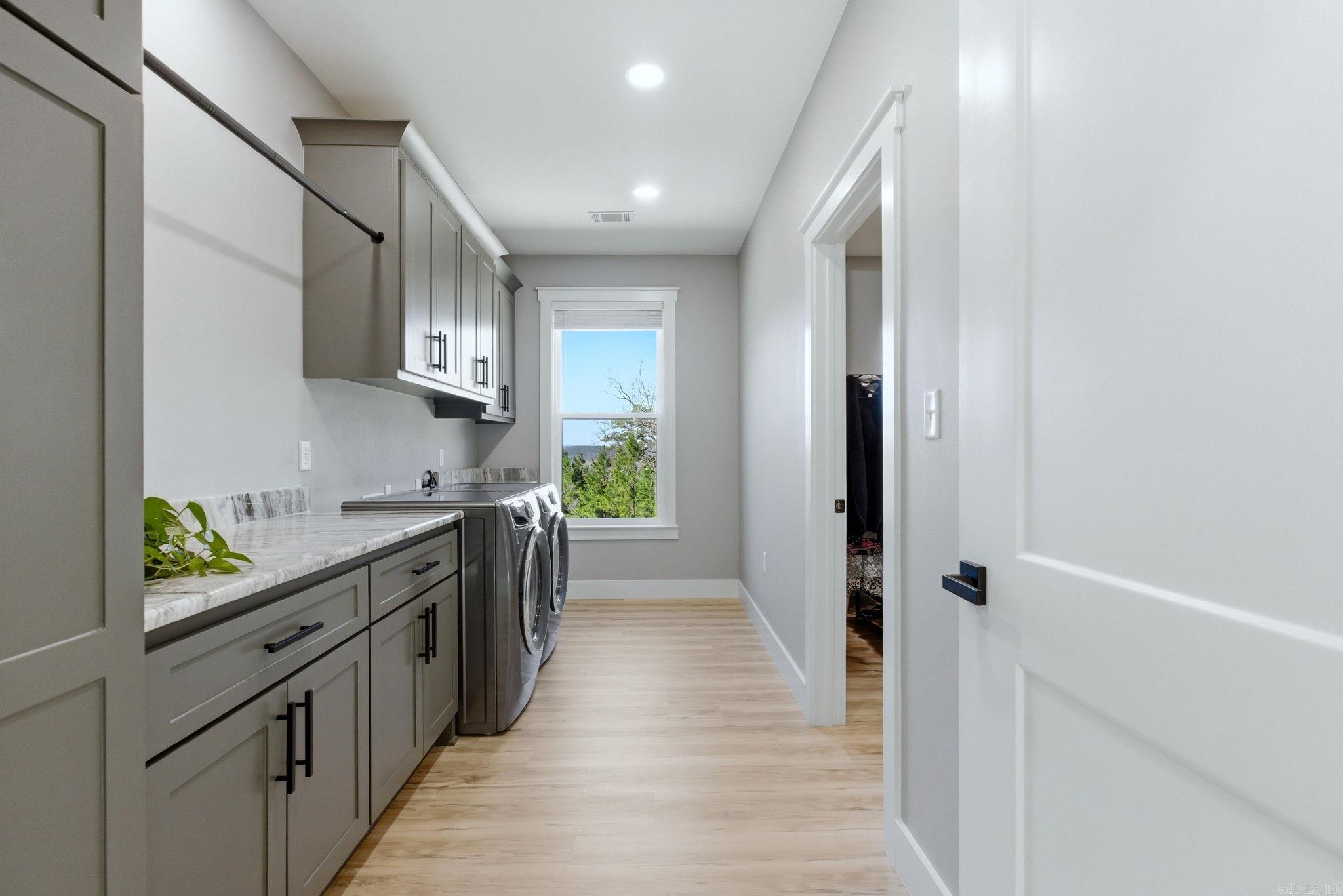 MAJESTIC POINTE - Residential