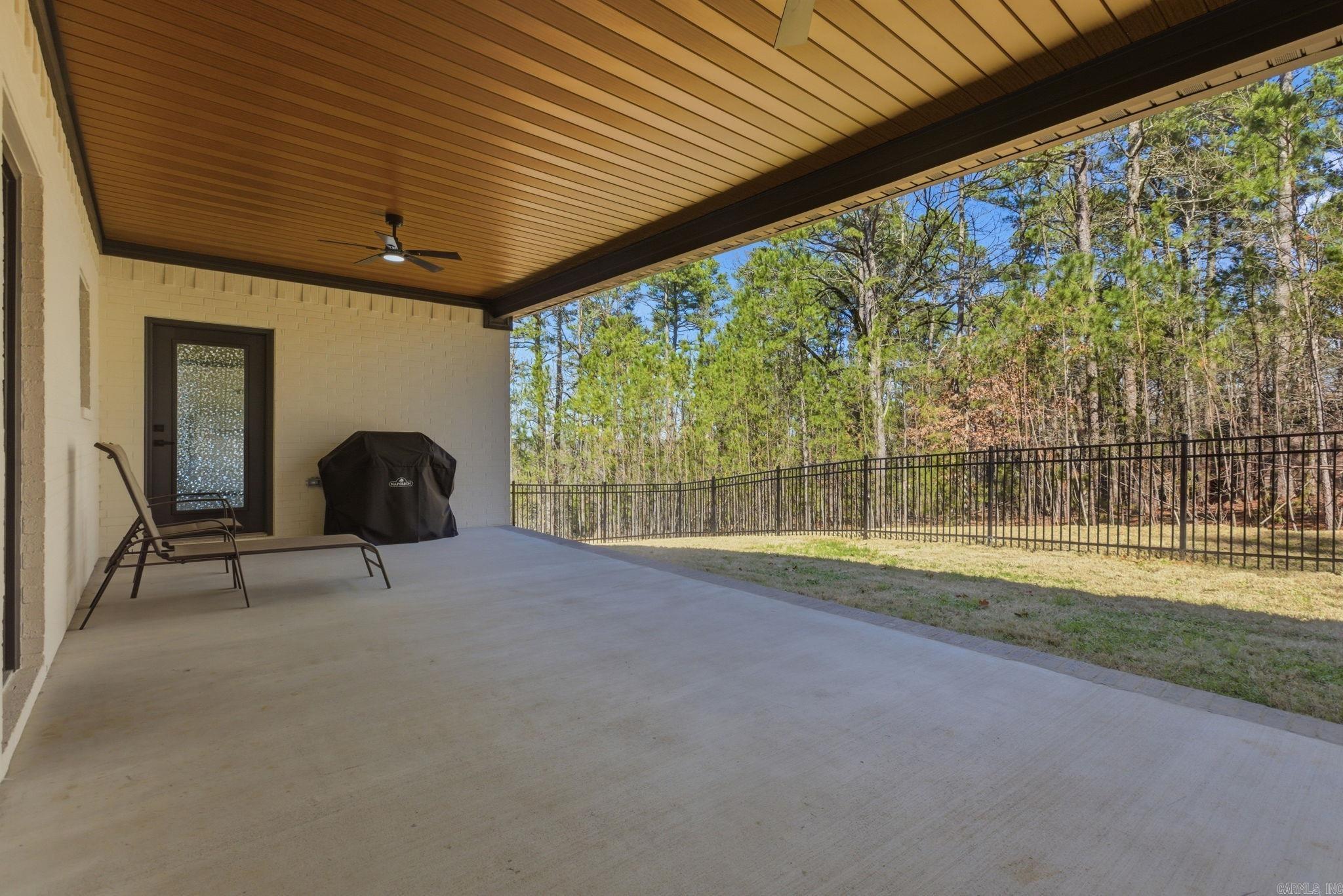 MAJESTIC POINTE - Residential