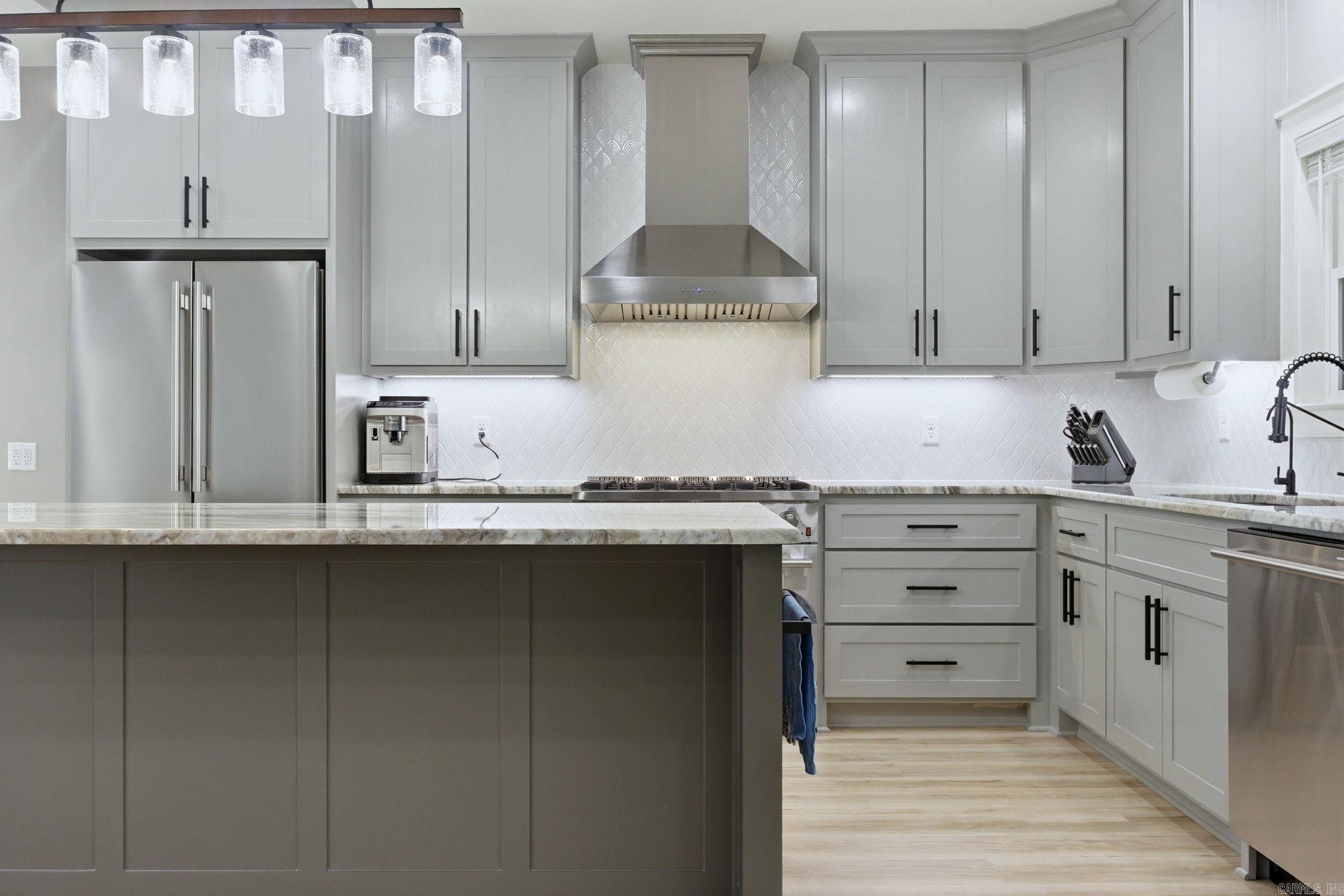 MAJESTIC POINTE - Residential