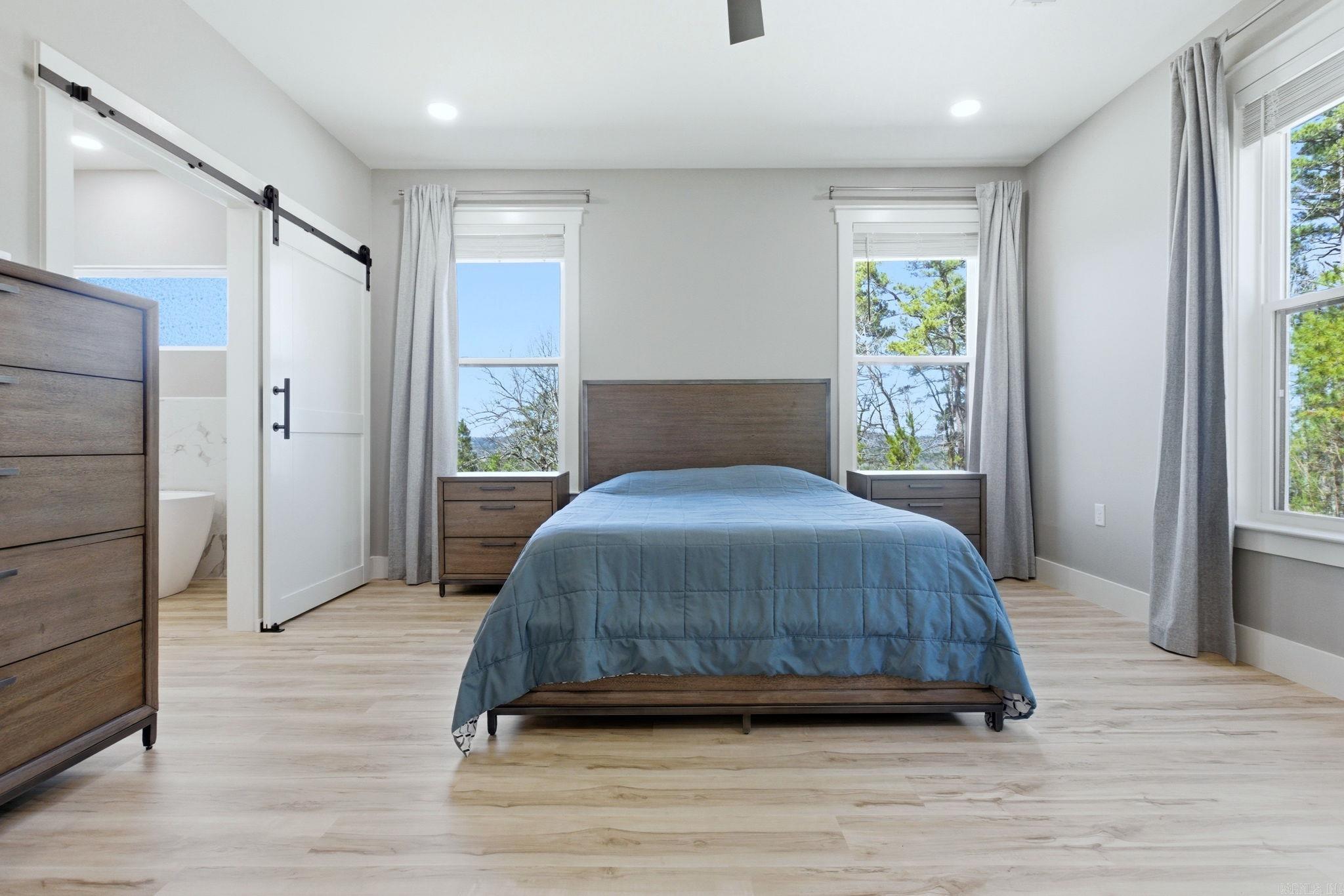 MAJESTIC POINTE - Residential