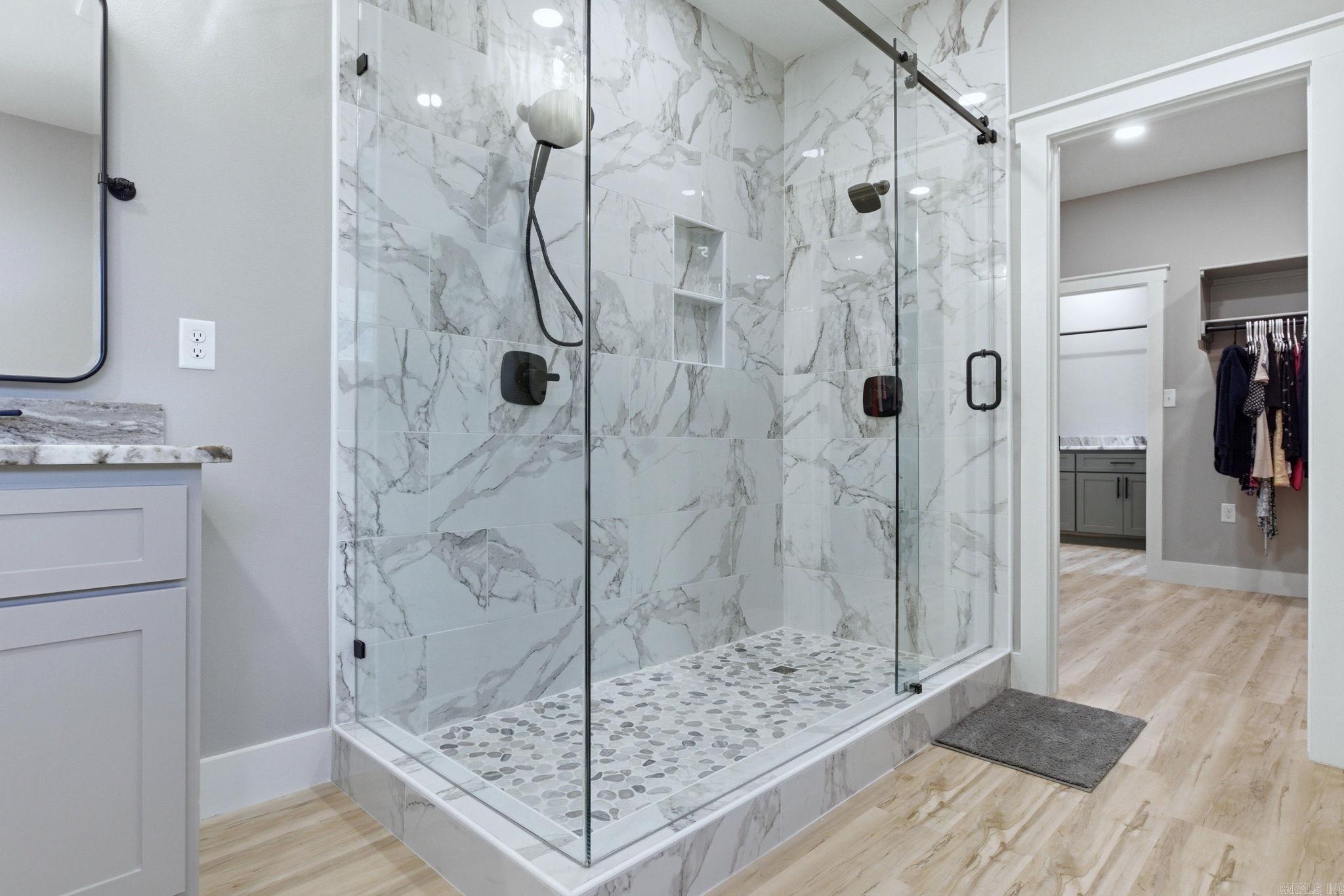 MAJESTIC POINTE - Residential