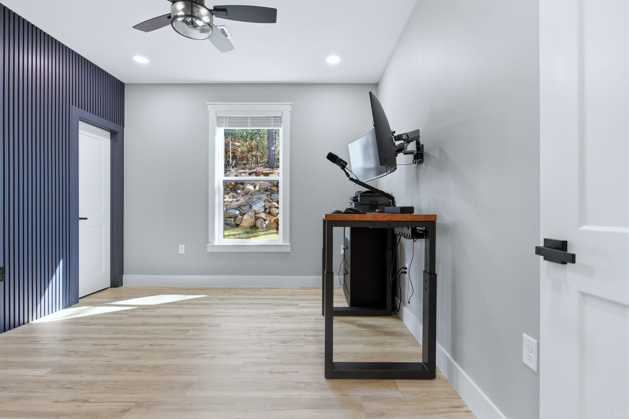 MAJESTIC POINTE - Residential