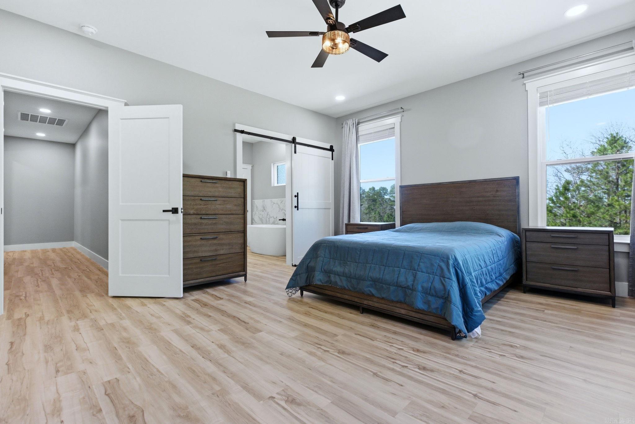 MAJESTIC POINTE - Residential