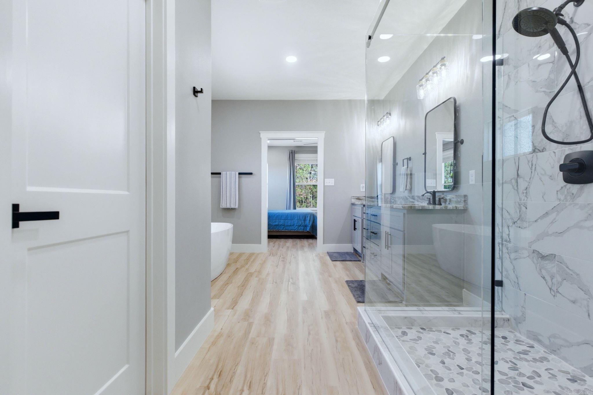 MAJESTIC POINTE - Residential