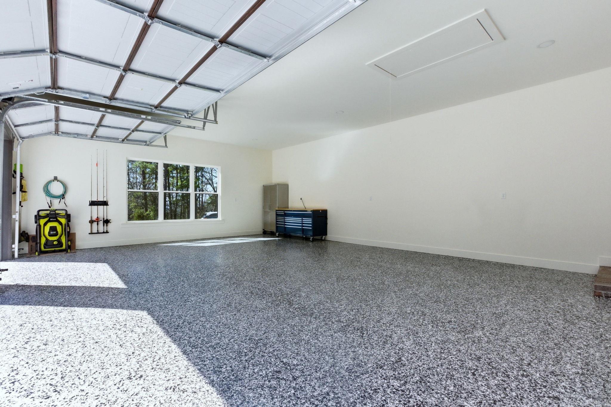 MAJESTIC POINTE - Residential