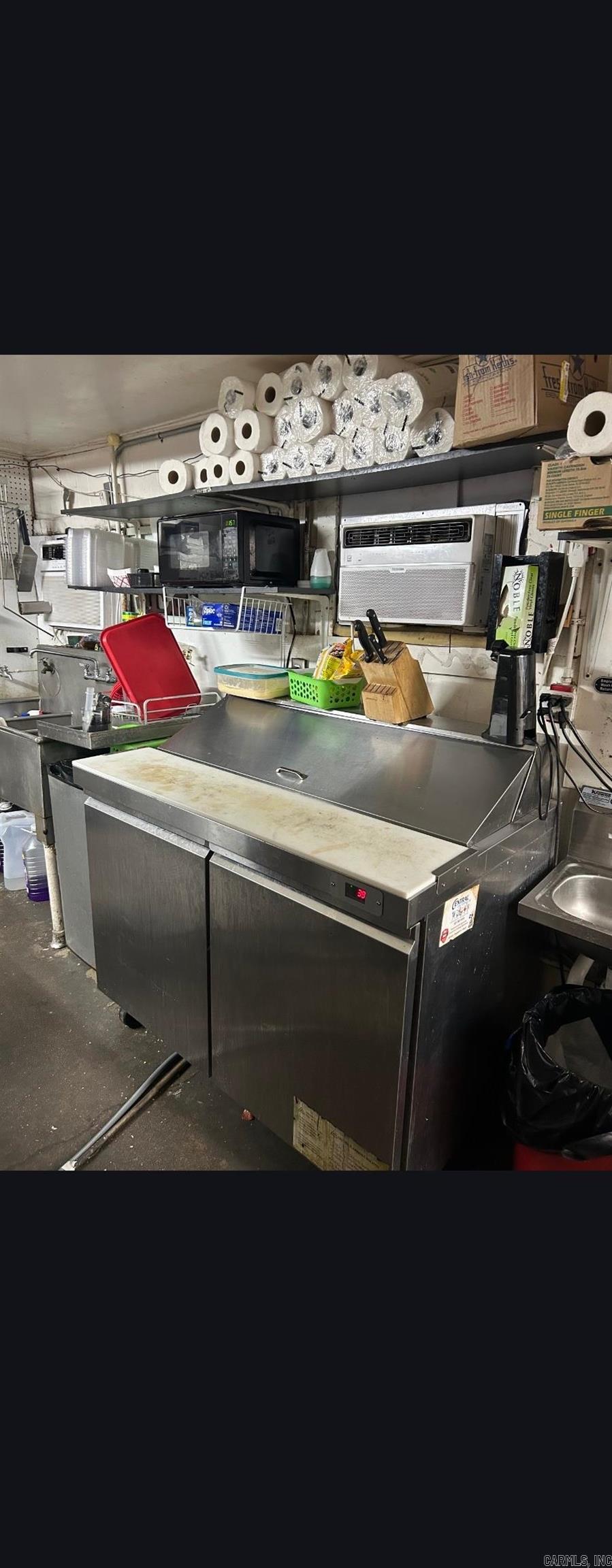 Oak Dale - Commercial Sale