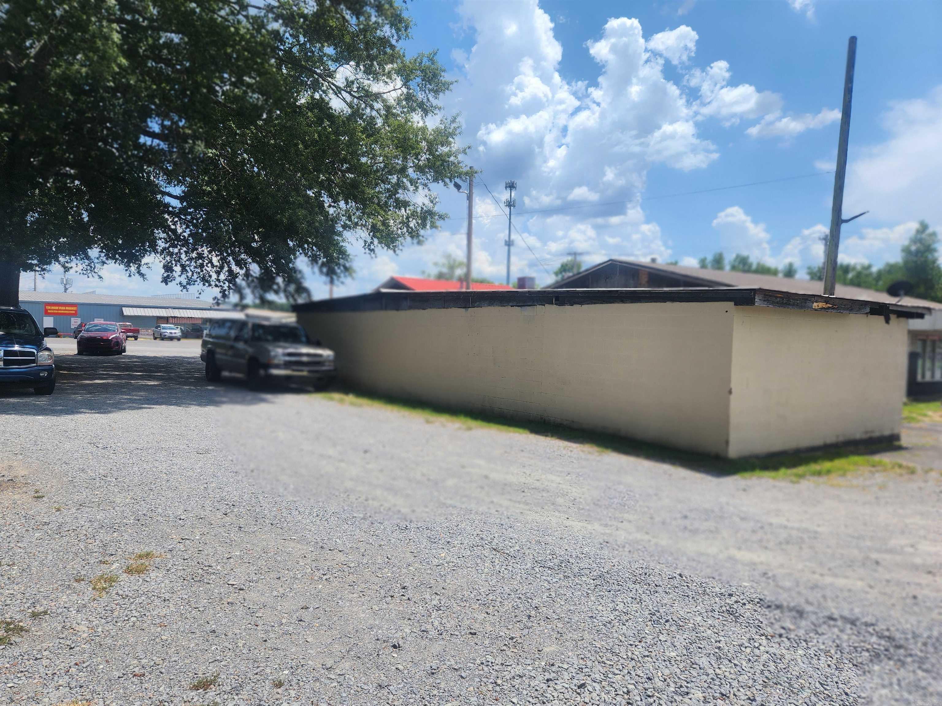Oak Dale - Commercial Sale