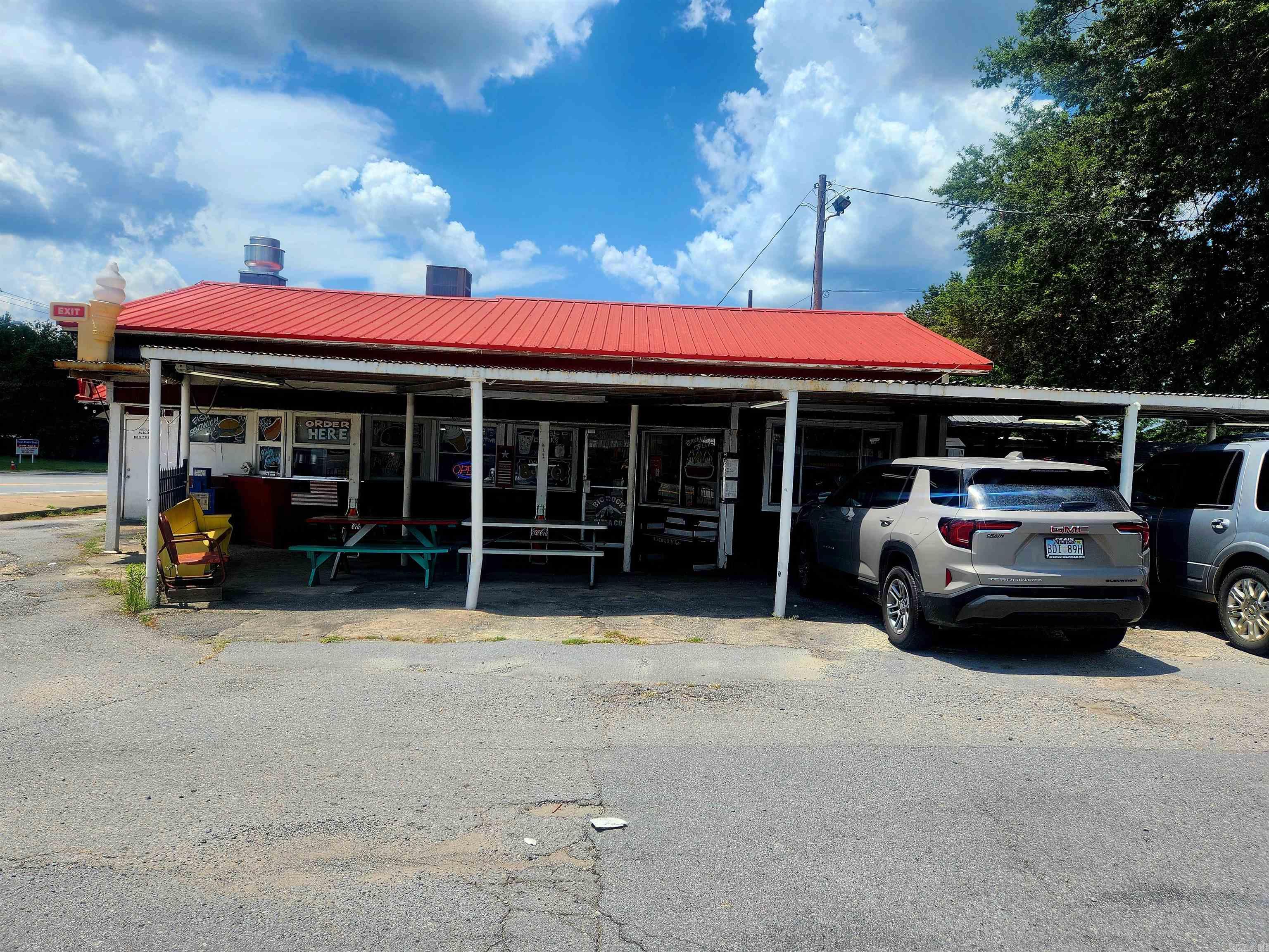 Oak Dale - Commercial Sale
