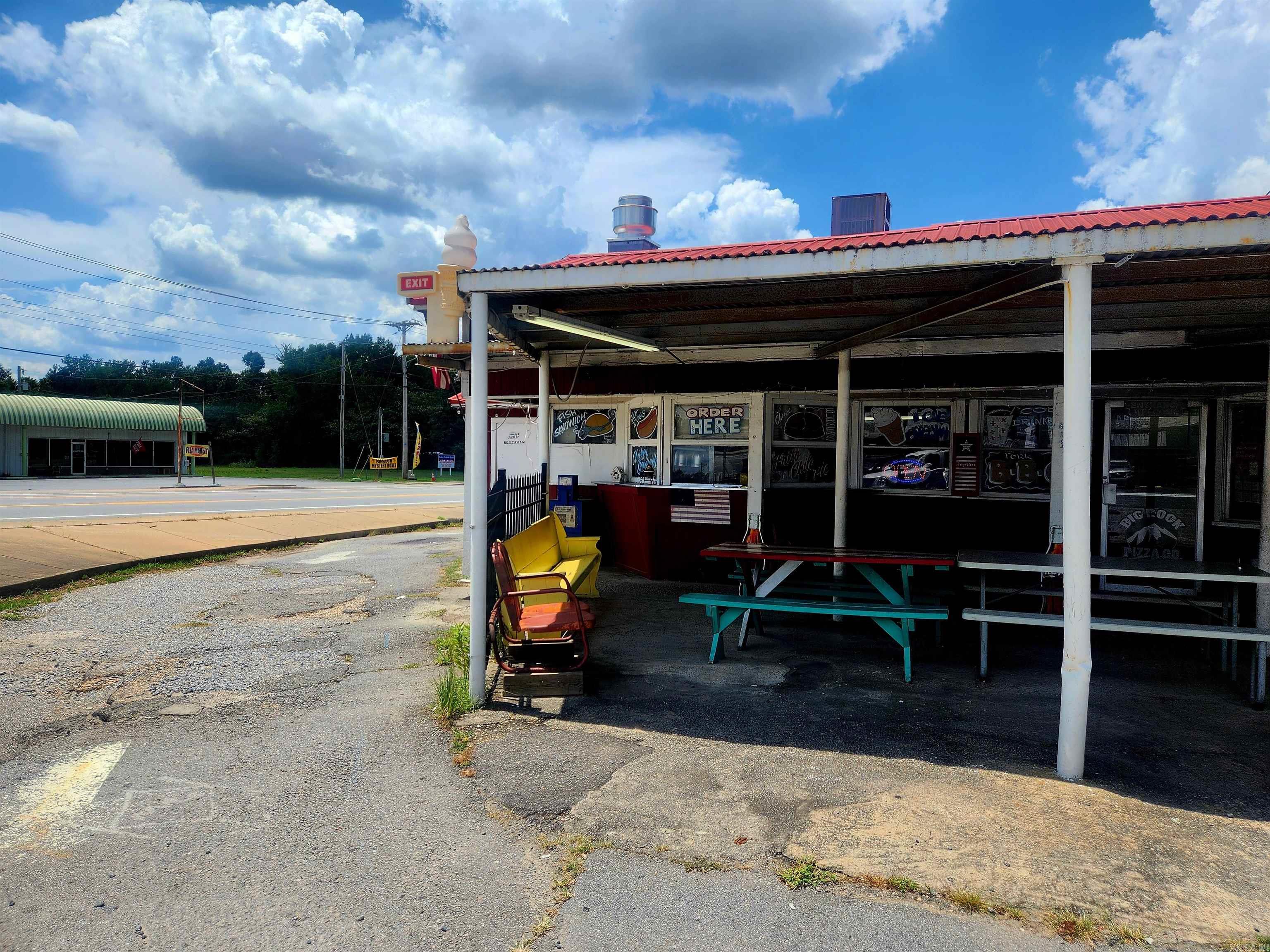 Oak Dale - Commercial Sale