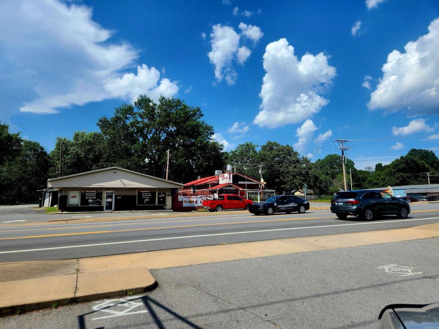 GREAT LOCATION ON A BUSY CORN LOT HAS 2 BUILDINGS ONE SLINGBLADE BUSINESS (DAIRY MART)AND ONE VACANT BUILDING USED TO BE A CAR LOT.BOTH PROPERTIES SOLD TOGETHR AS A PACKAGE DEAL.2nd address is 619 COX STREET.