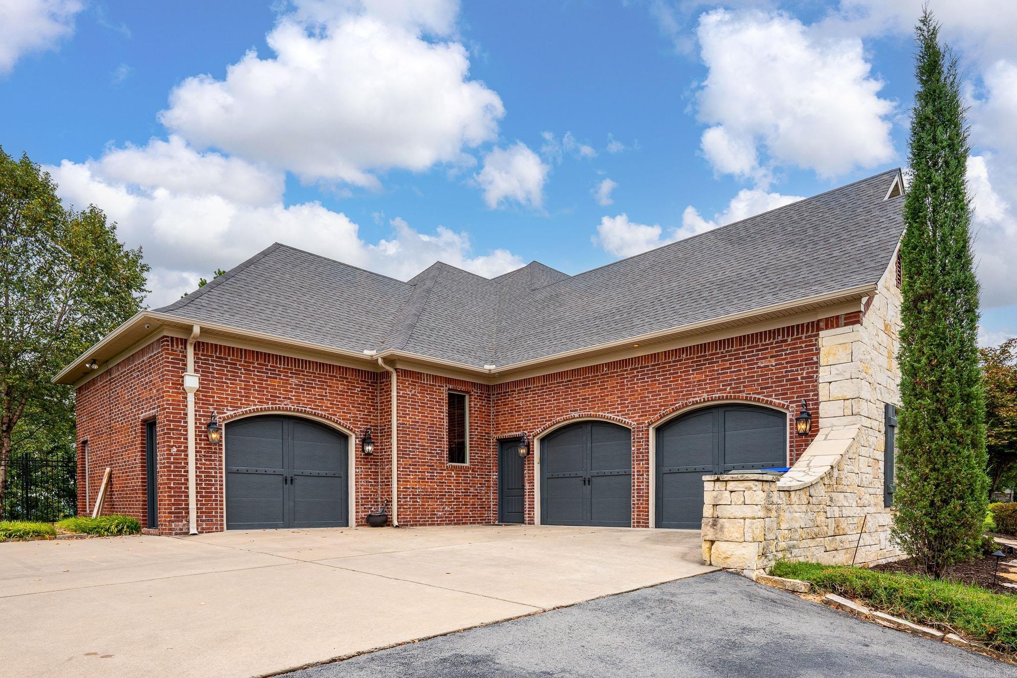 BLACKBERRY RIDGE - Residential