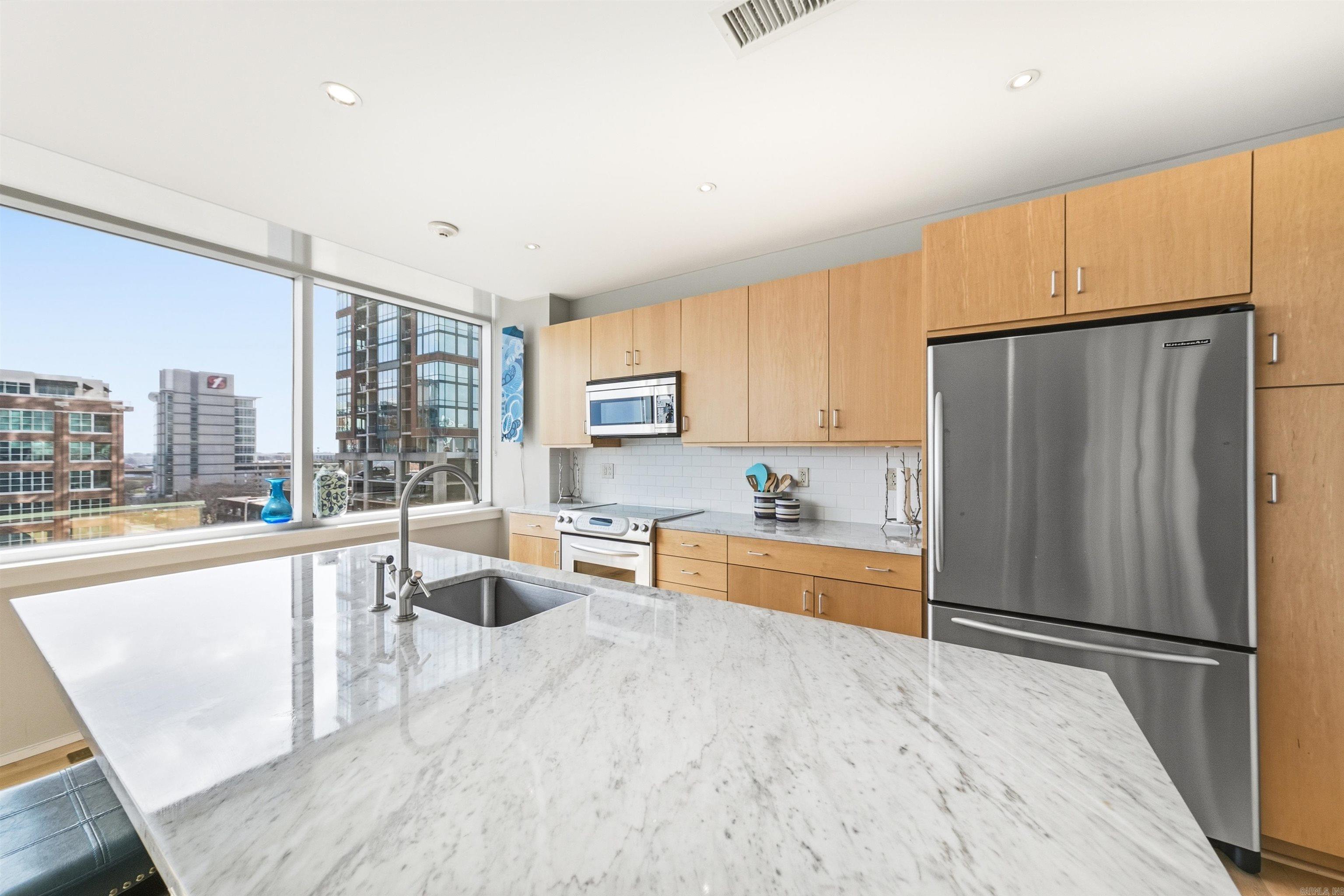 300 THIRD HPR - Residential