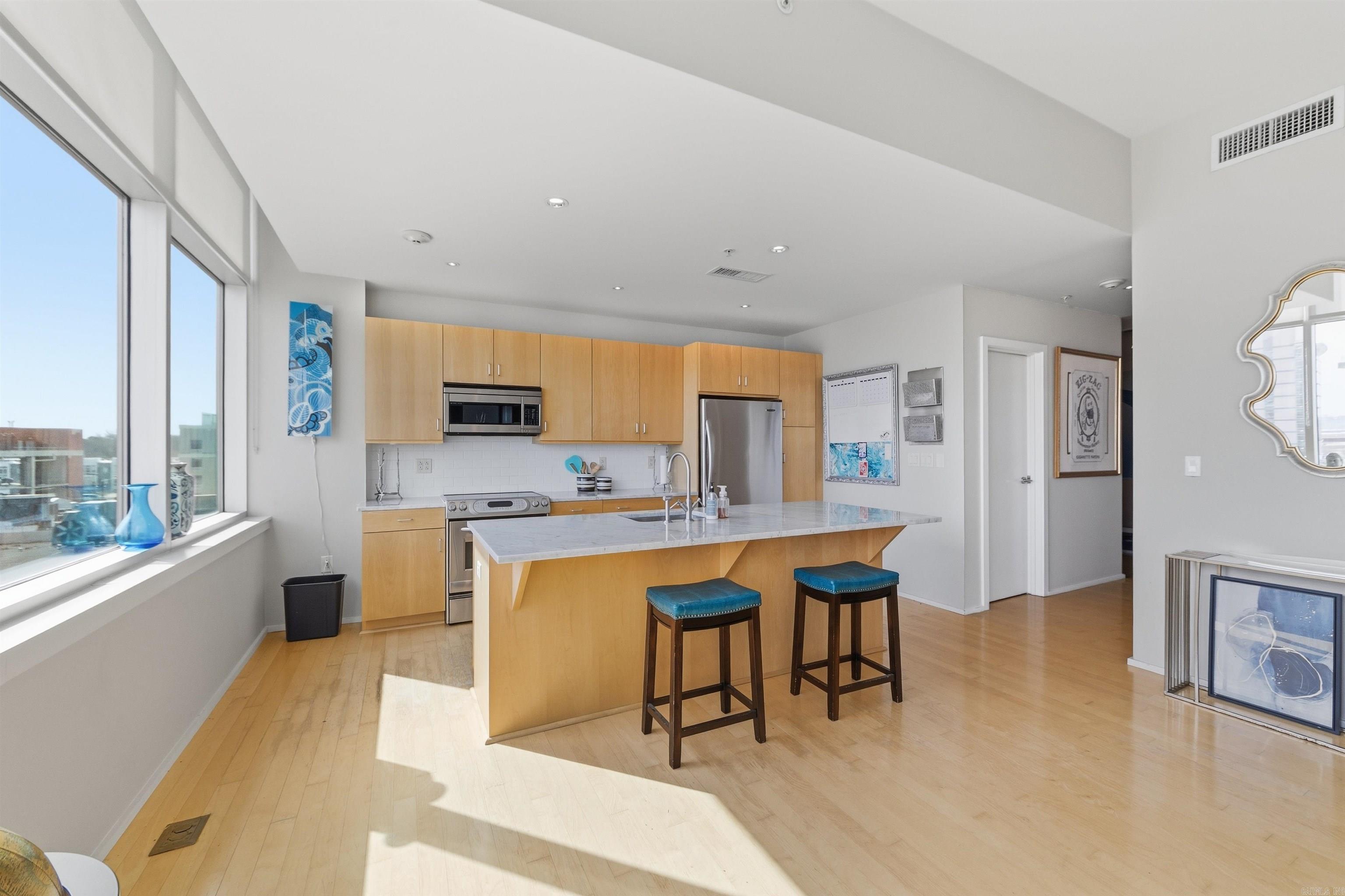 300 THIRD HPR - Residential