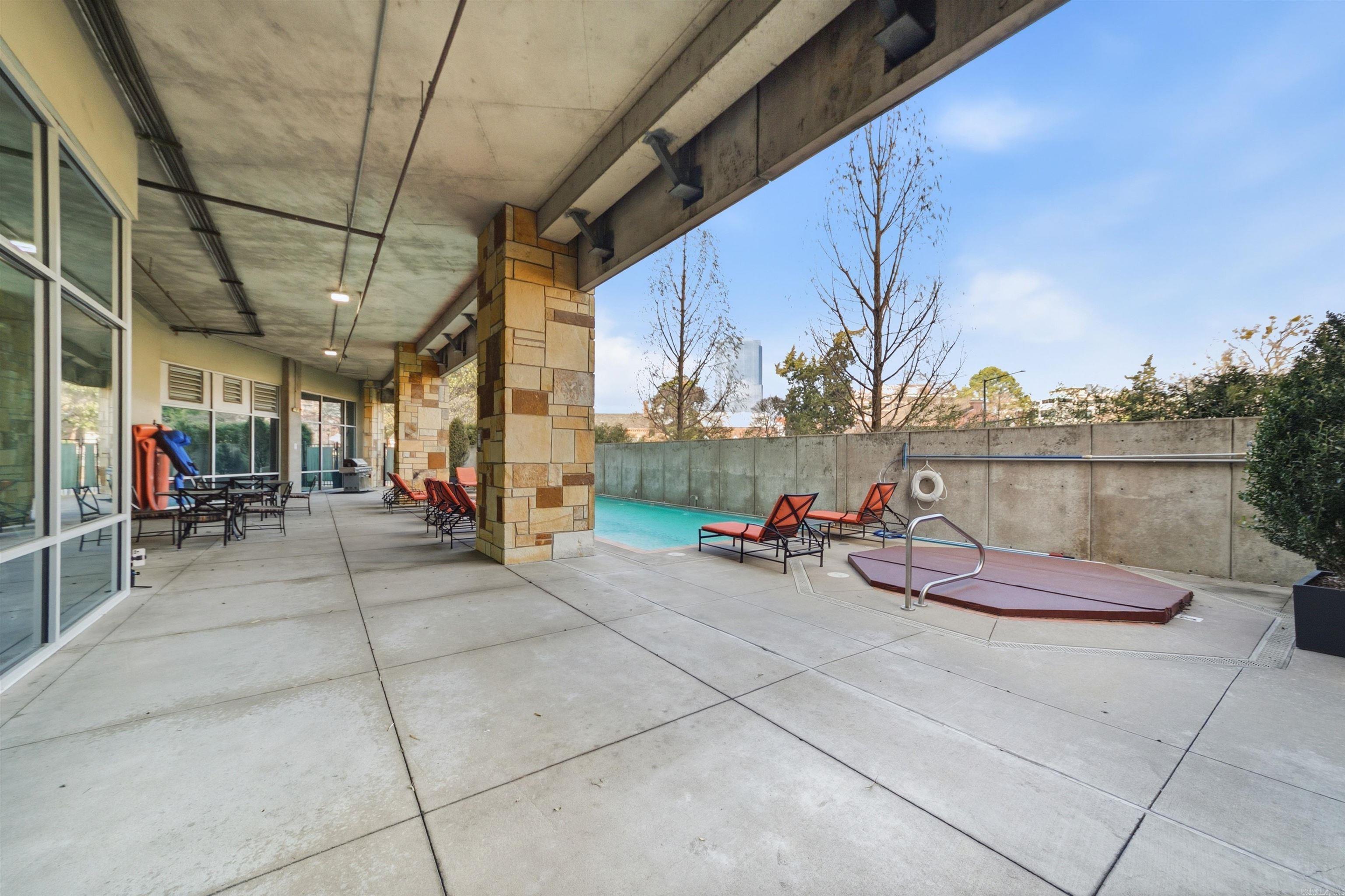 300 THIRD HPR - Residential