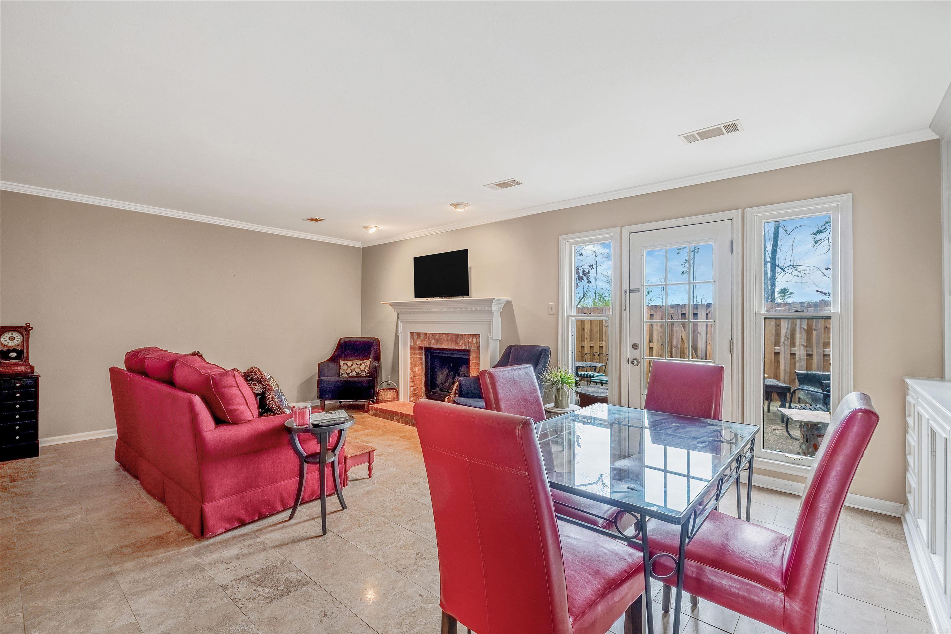 ANDOVER SQUARE - Residential