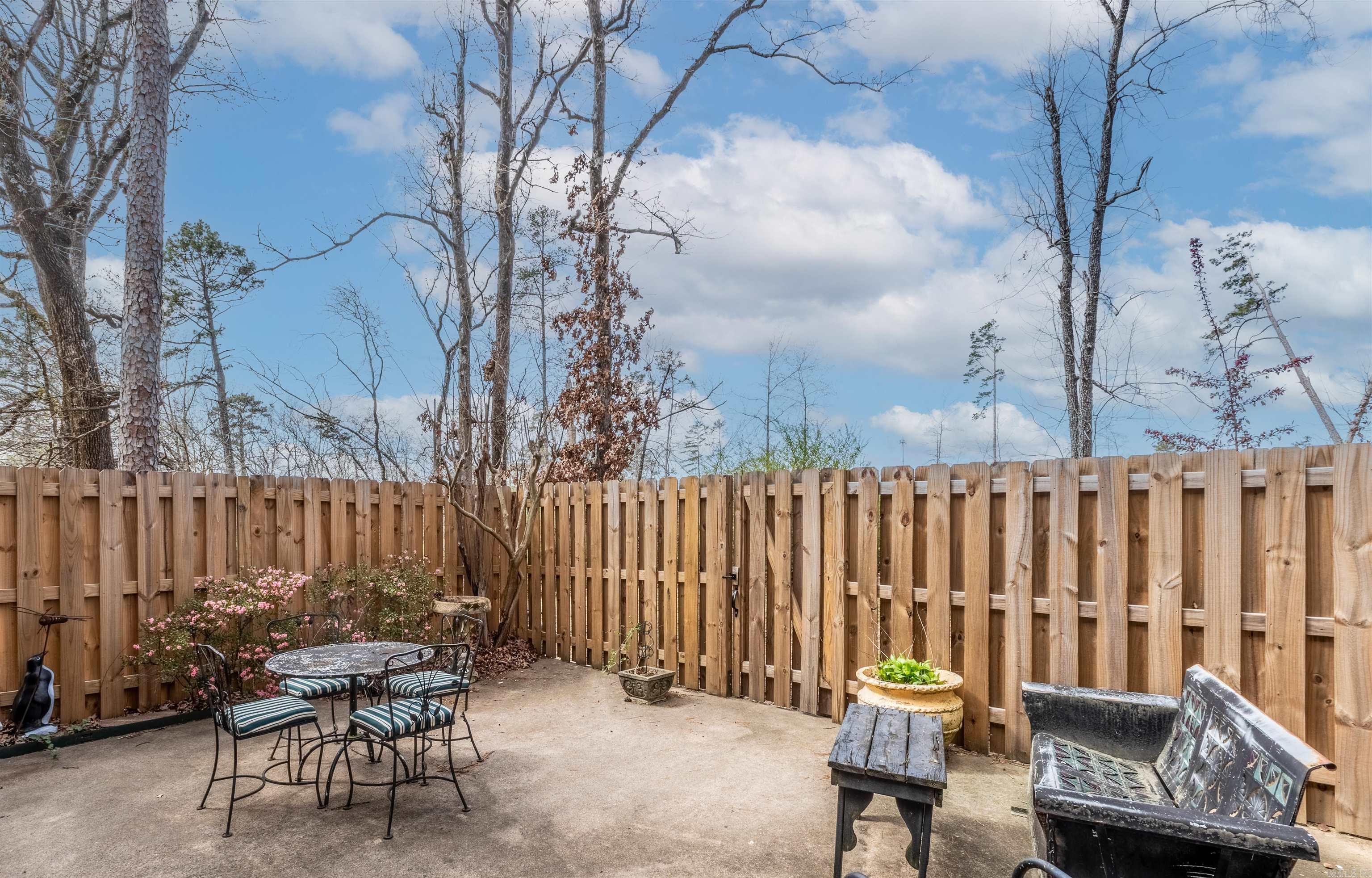 ANDOVER SQUARE - Residential