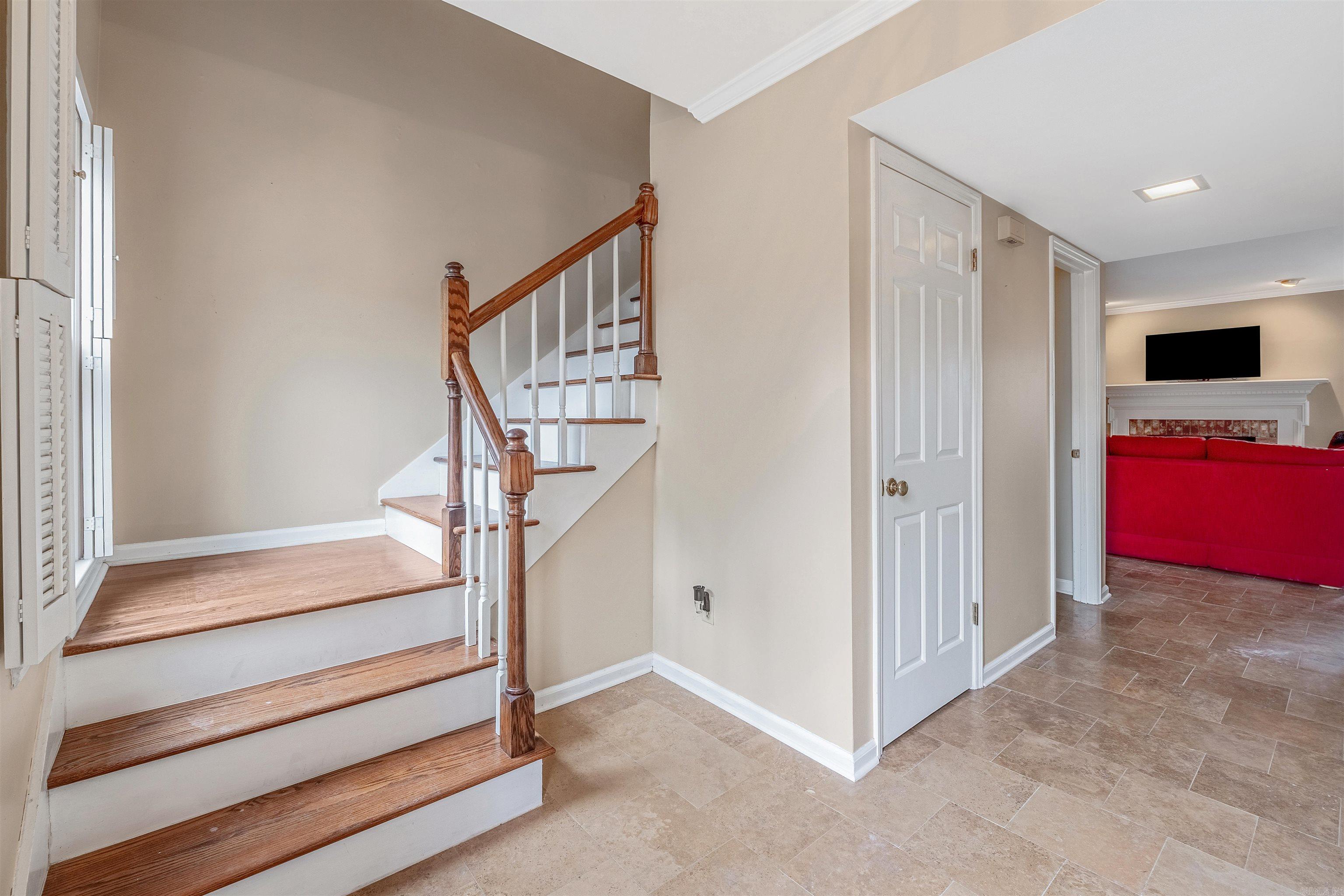 ANDOVER SQUARE - Residential