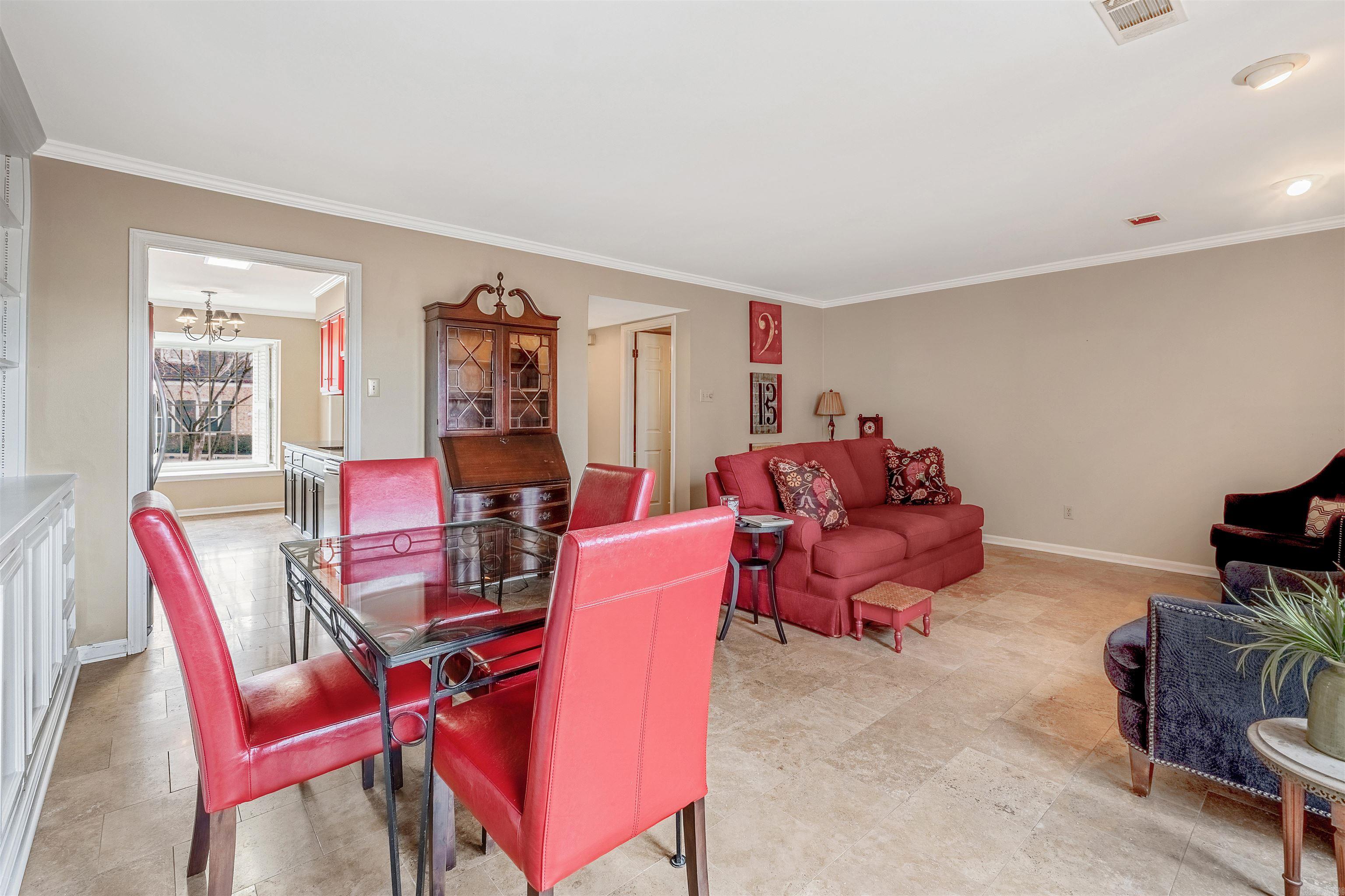 ANDOVER SQUARE - Residential