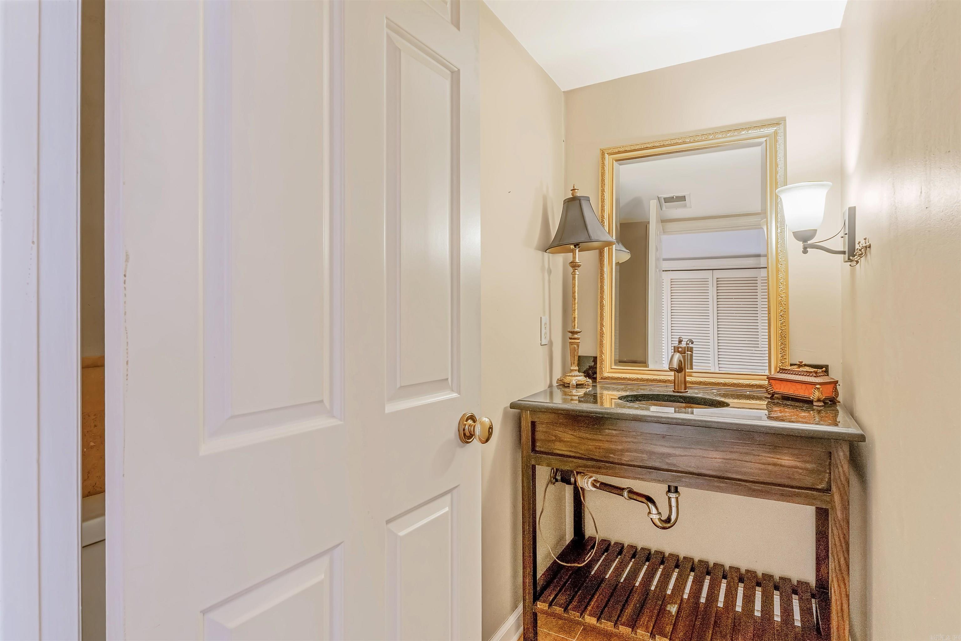 ANDOVER SQUARE - Residential