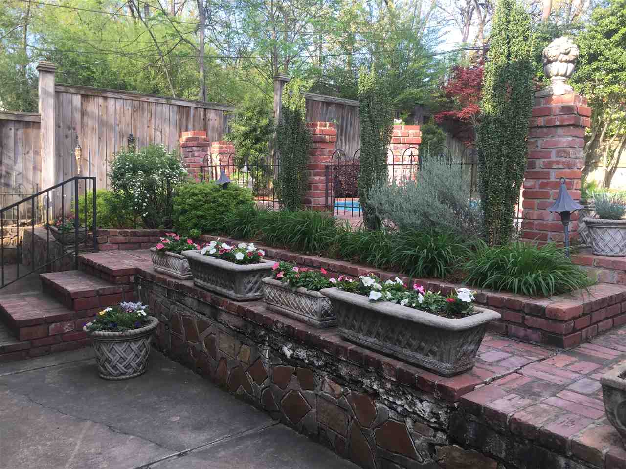 Elmurst - Residential