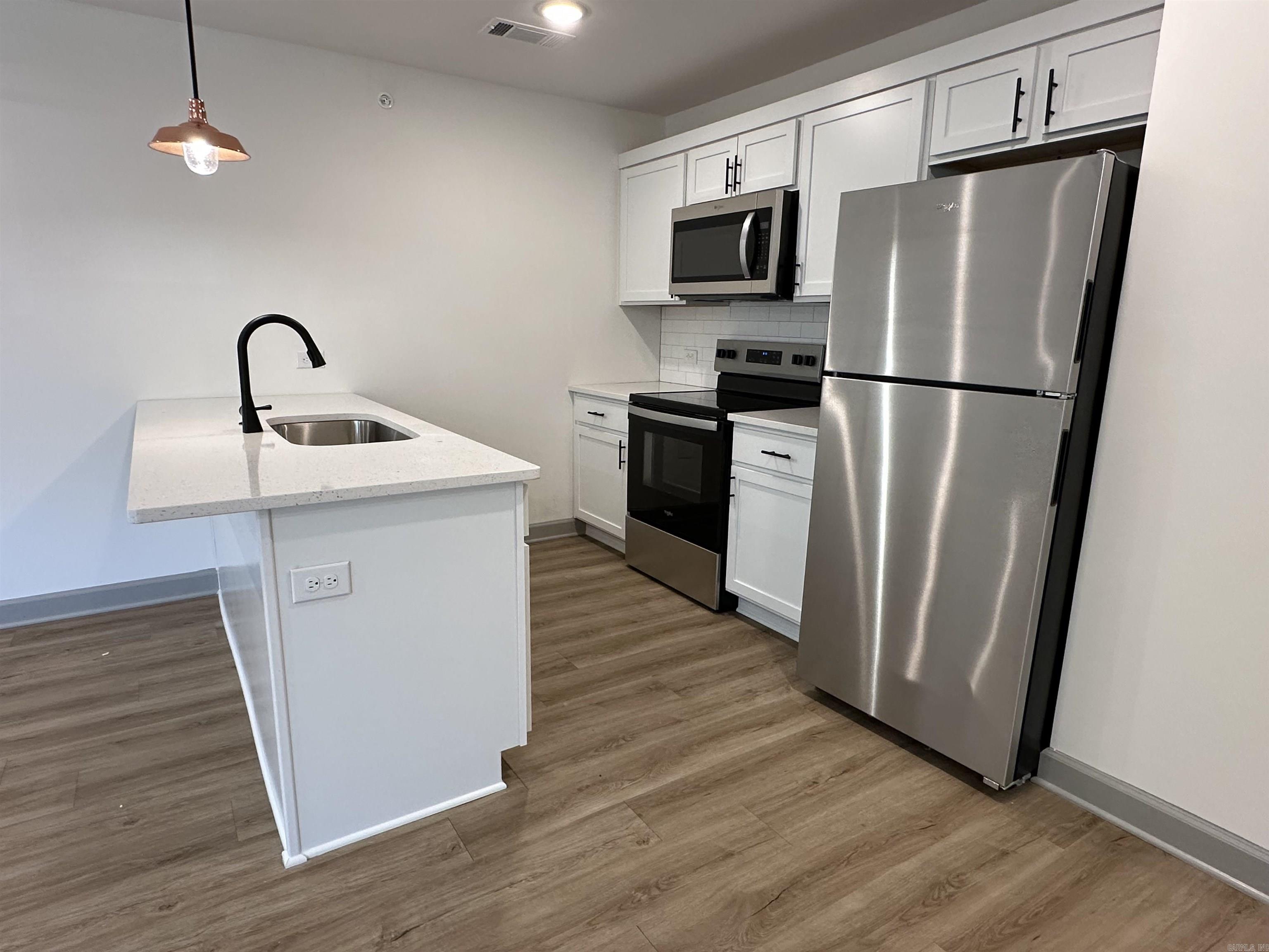 nil - Residential Lease