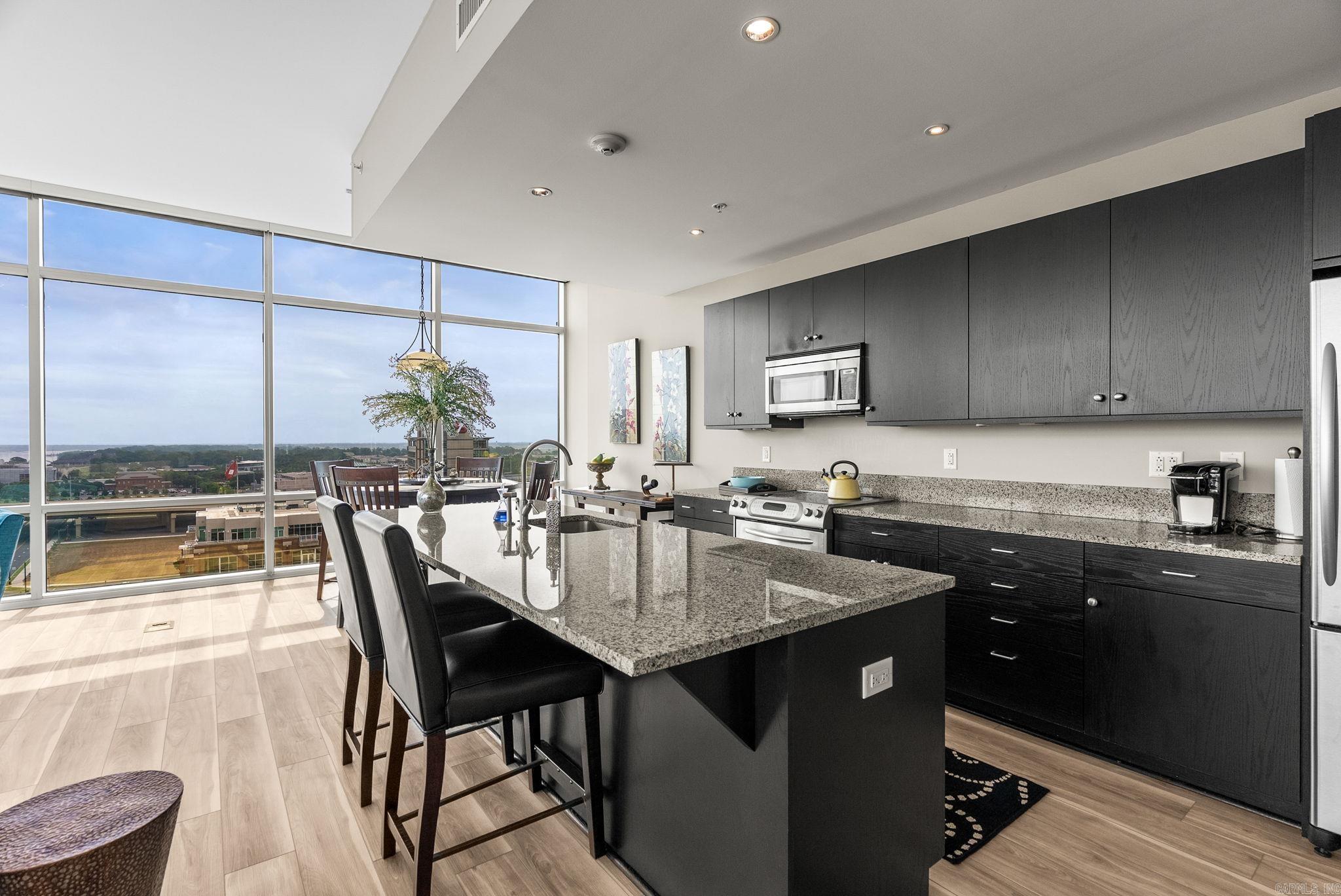 300 THIRD HPR - Residential